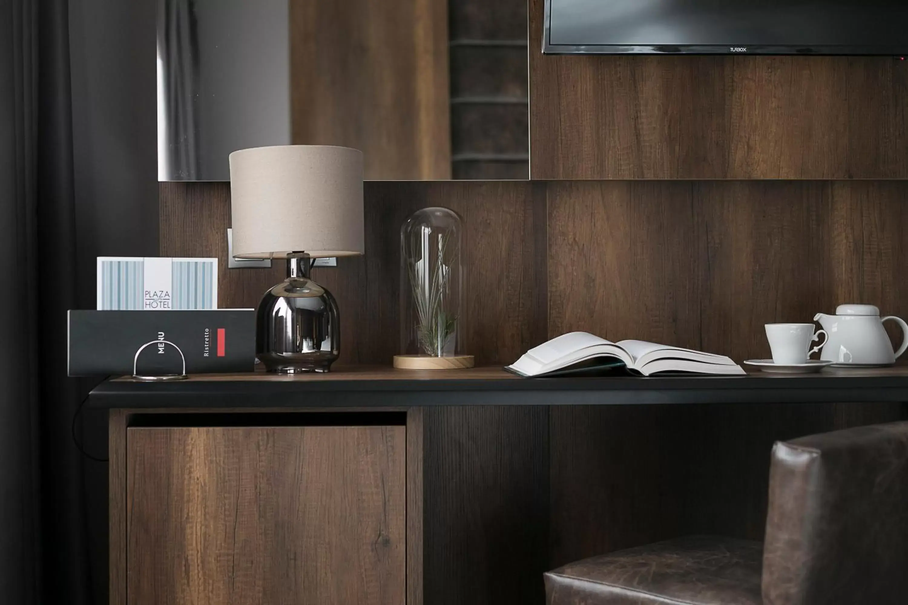 Decorative detail, Kitchen/Kitchenette in Plaza Hotel, Philian Hotels and Resorts