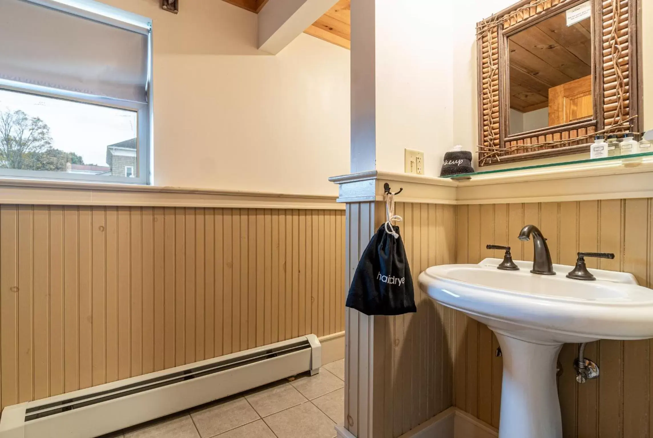 Bathroom in The Alpine Lodge