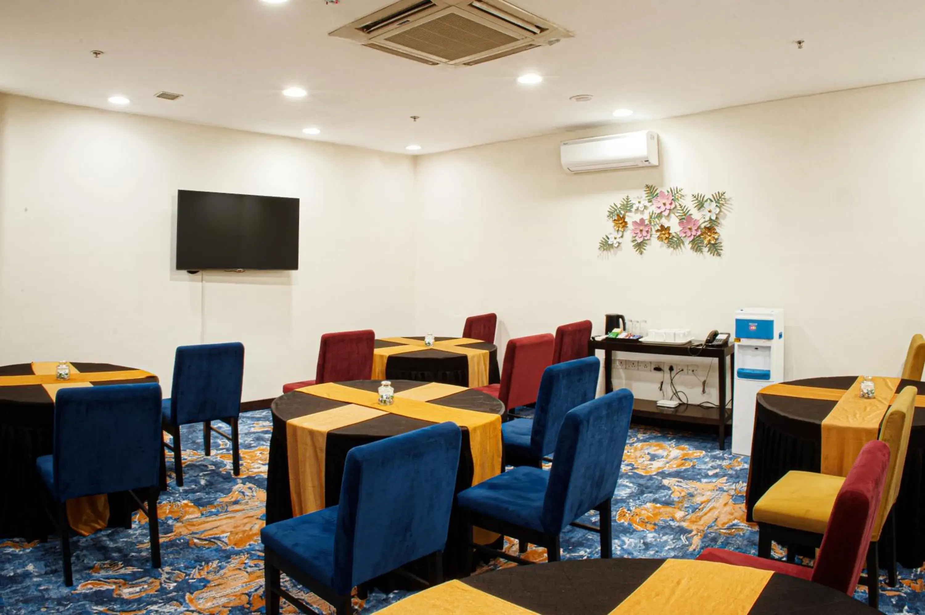 Meeting/conference room, Restaurant/Places to Eat in Somerset Greenways Chennai