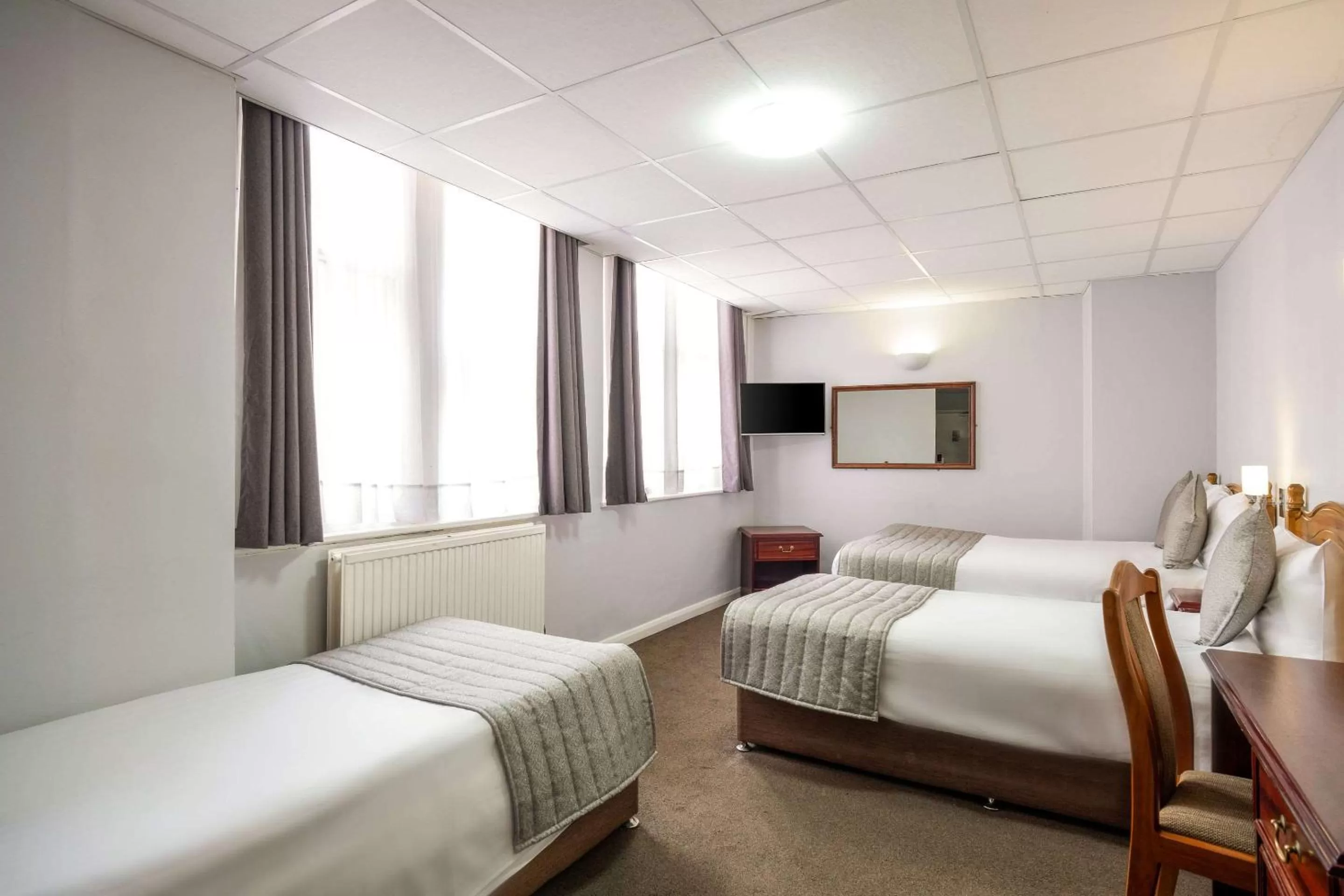 Bedroom, Bed in Comfort Inn Birmingham