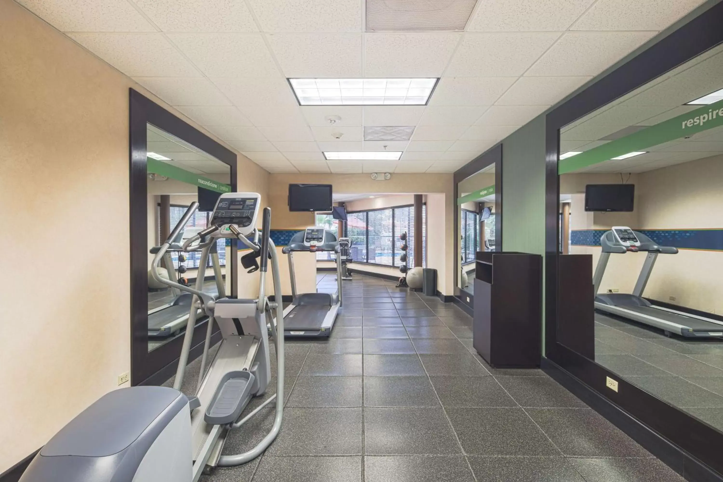 Fitness centre/facilities in Hampton by Hilton Monterrey Galerias Obispado Fitness centre/facilities in Hampton by Hilton Monterrey Galerias Obispado