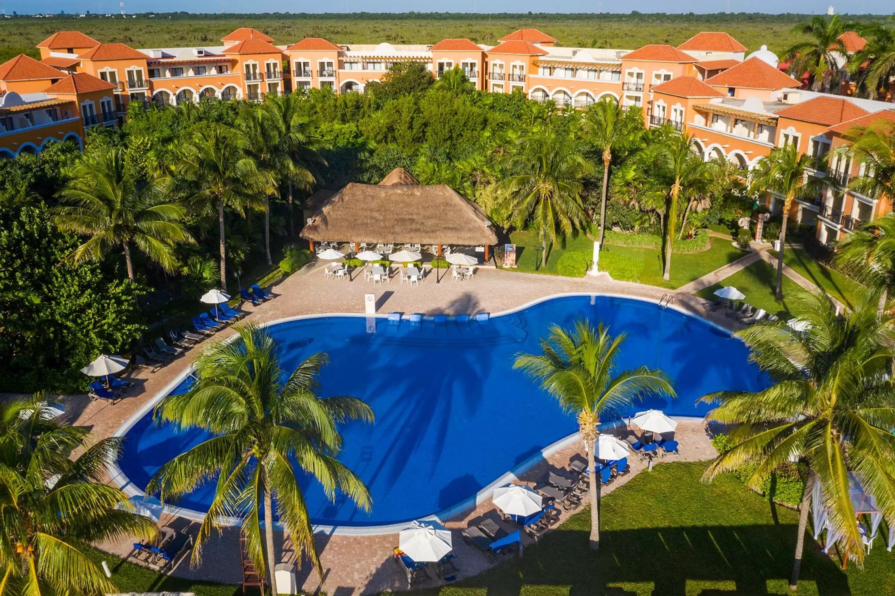 Area and facilities, Pool View in El Beso Adults Only at Ocean Coral & Turquesa All Inclusive