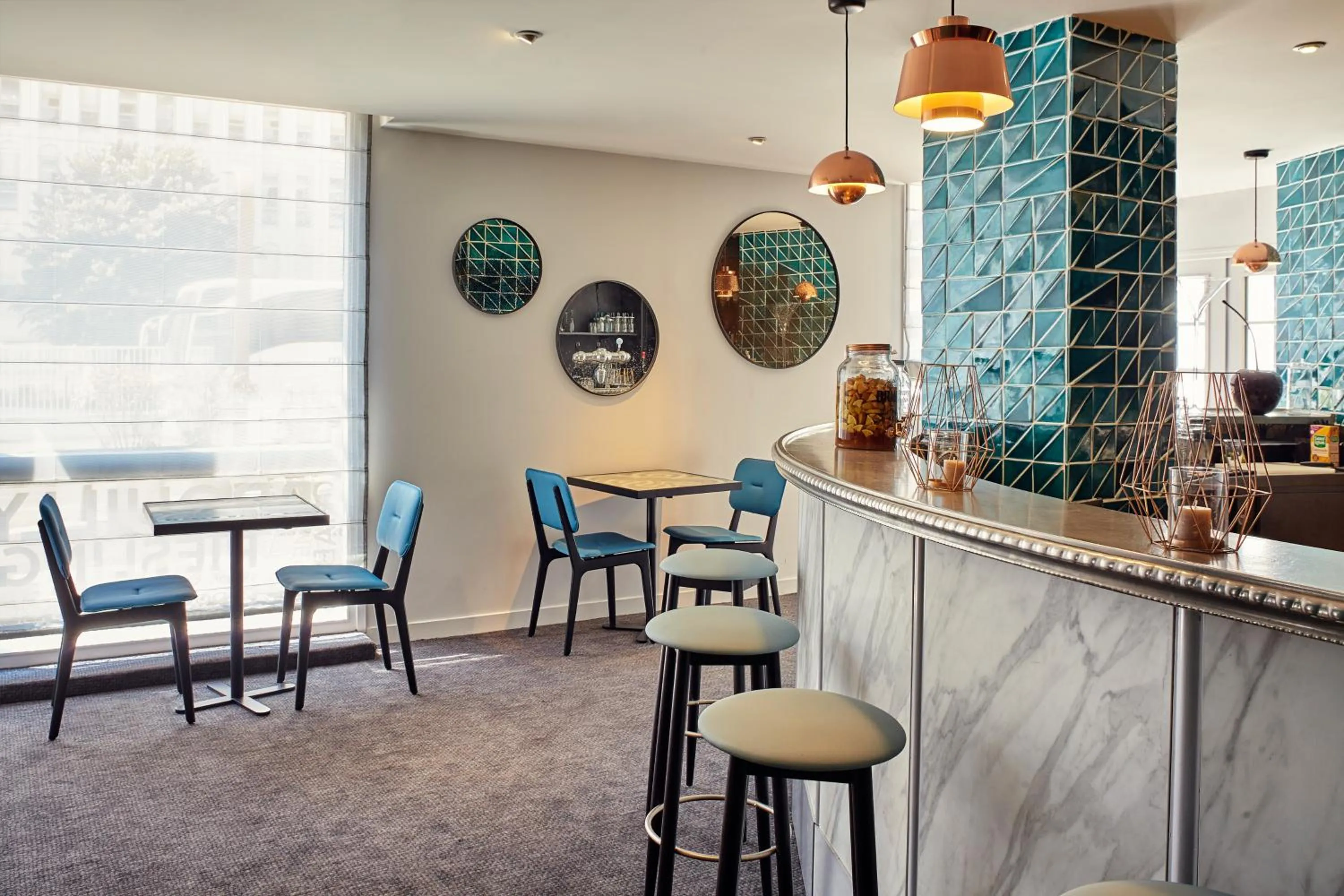 Lounge or bar in Mercure Paris Porte d'Orleans