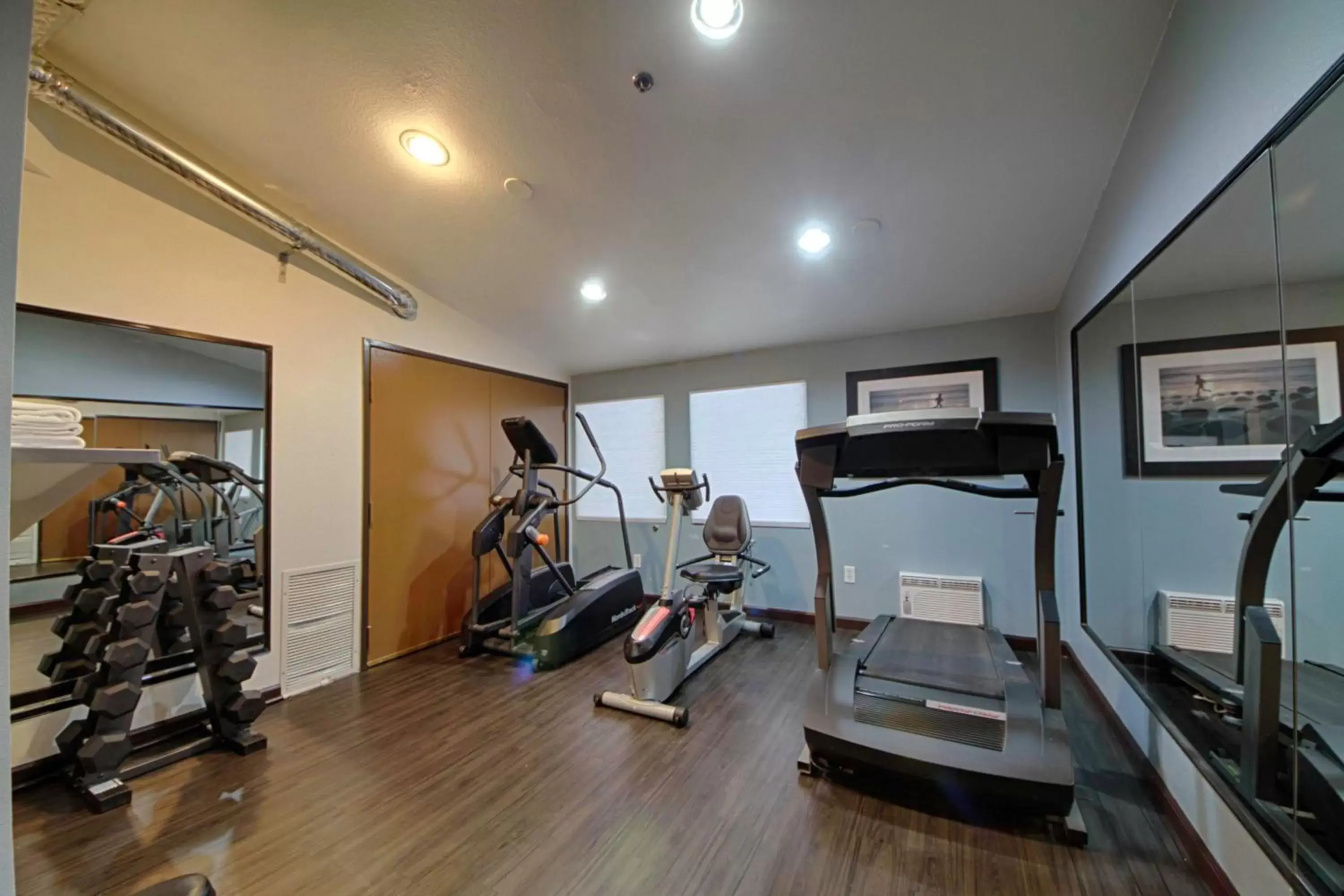 Fitness centre/facilities, Fitness Center/Facilities in Holiday Inn Express Hotel & Suites Solana Beach-Del Mar, an IHG Hotel