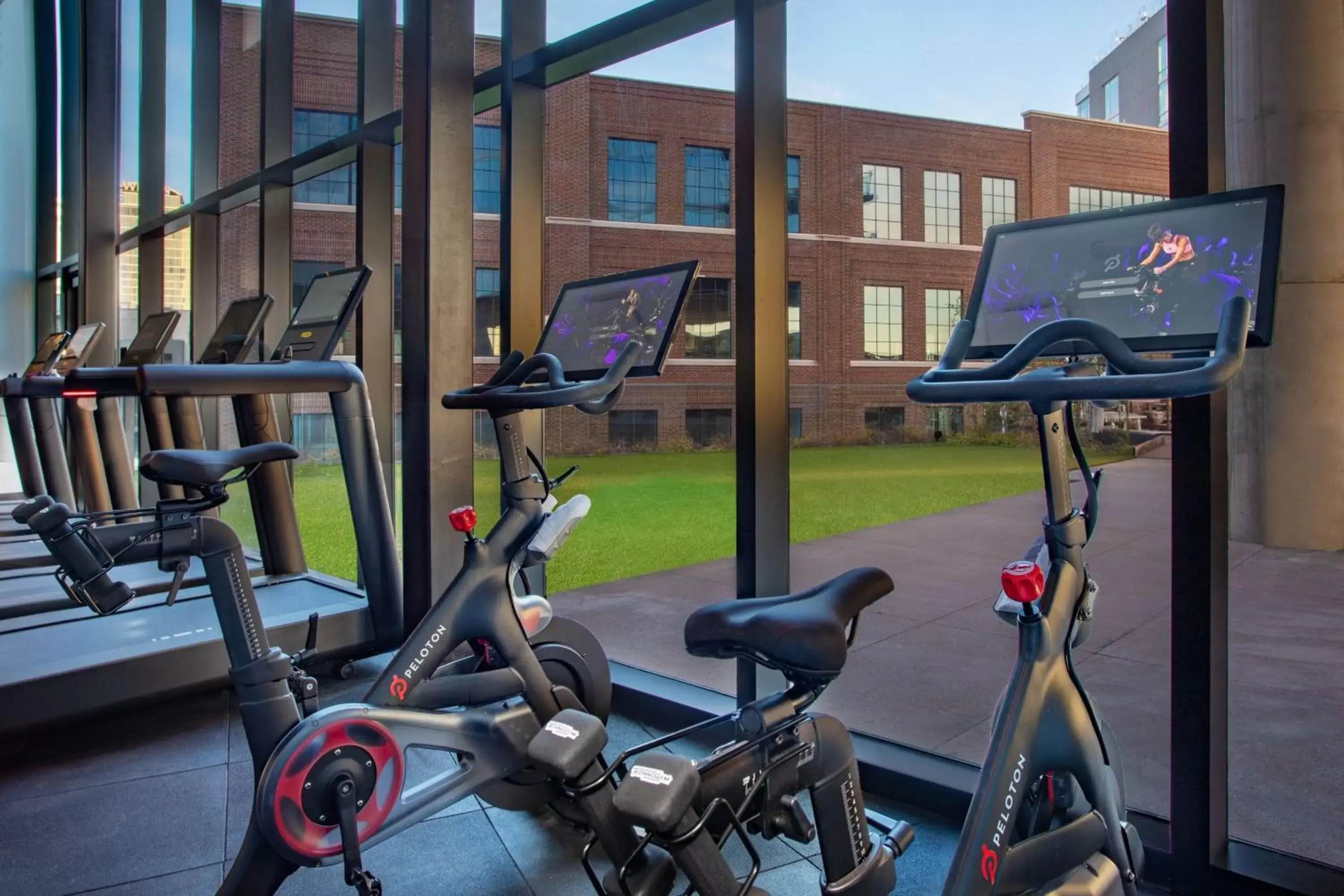 Fitness centre/facilities, Fitness Center/Facilities in W Nashville