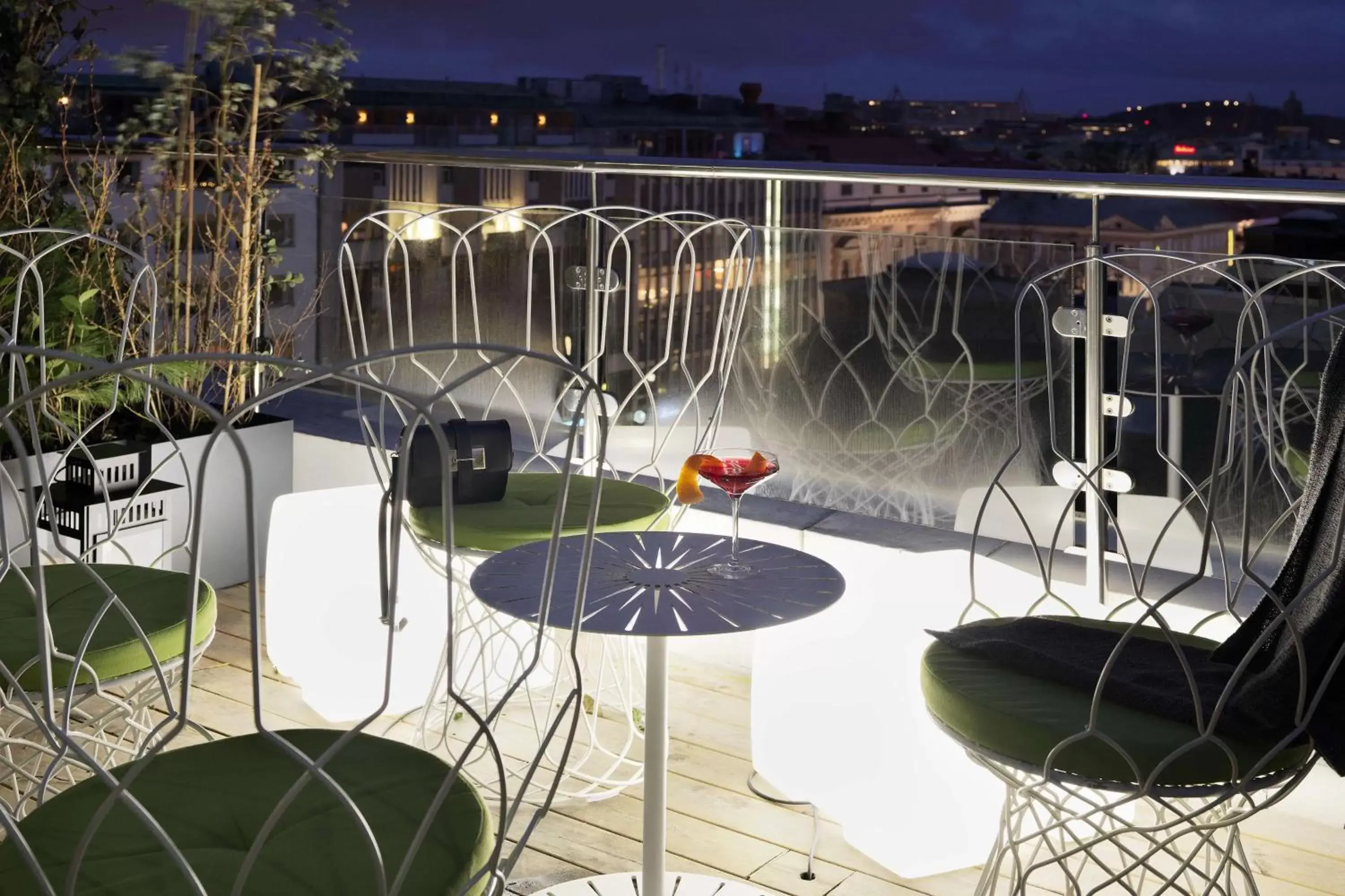 Lounge or bar, Balcony/Terrace in Scandic Rubinen