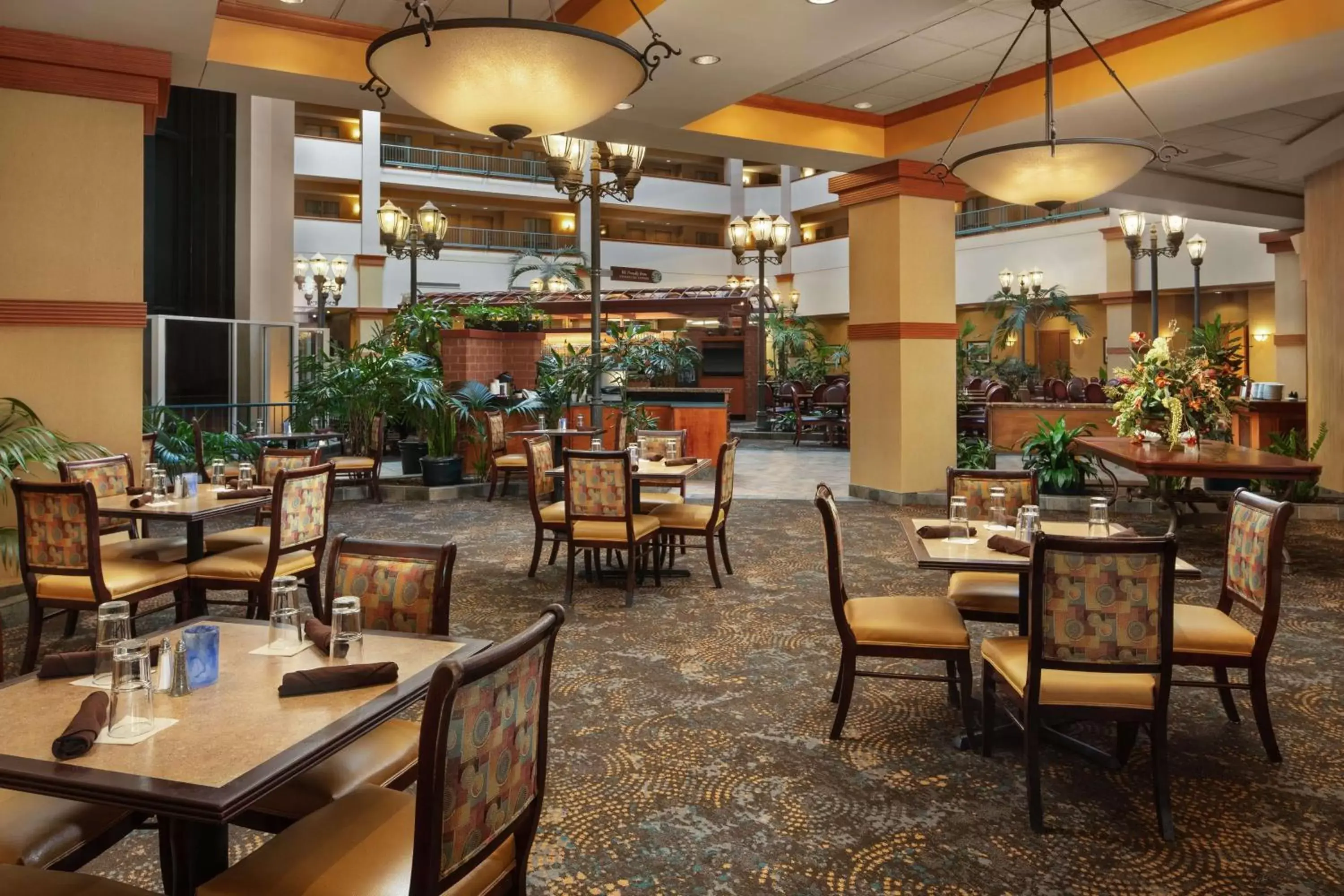 Dining area, Restaurant/Places to Eat in Embassy Suites North Charleston Airport Hotel Convention