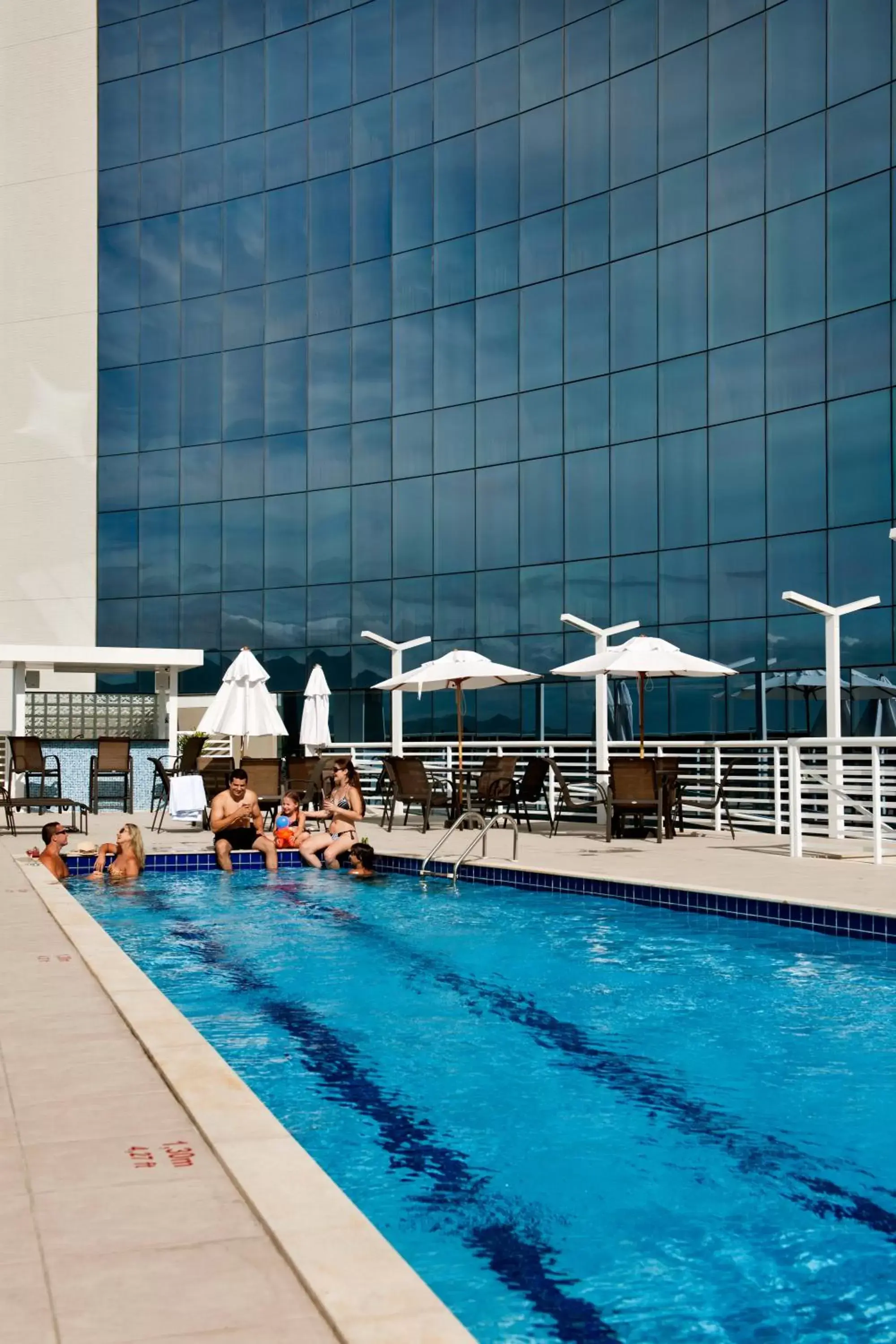 Swimming Pool in Quality Hotel Vitória
