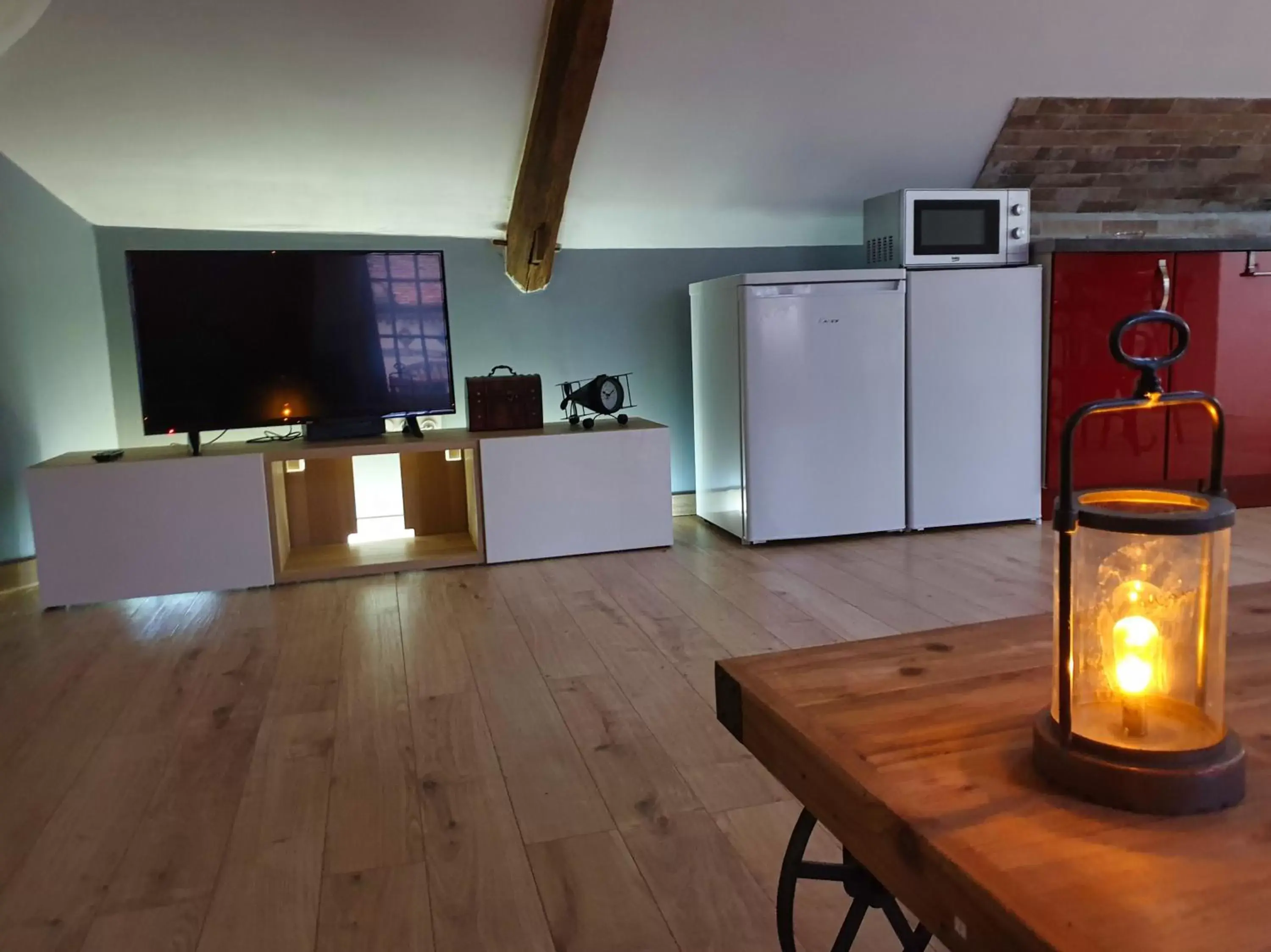 Living room, Kitchen/Kitchenette in La graineterie89