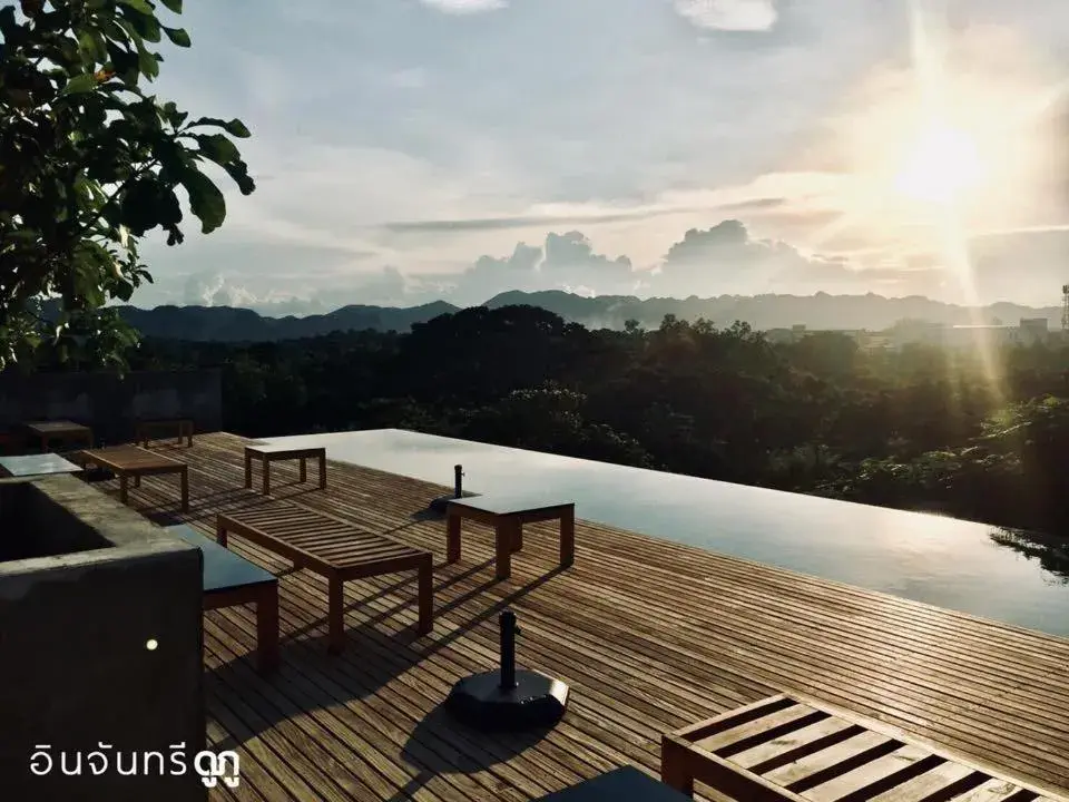 Swimming pool, Mountain View in inchantreedoopool