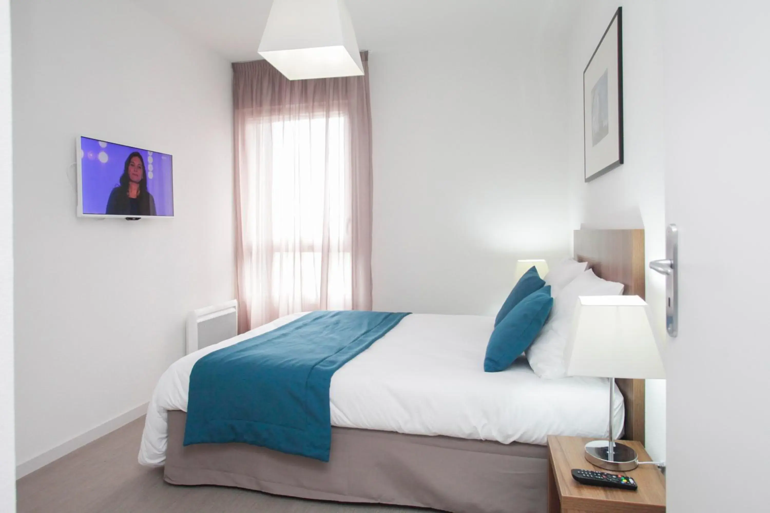 Bedroom, Bed in Appart'hôtel Odalys City - Orléans Centre Bedroom, Bed in Appart'hôtel Odalys City - Orléans Centre