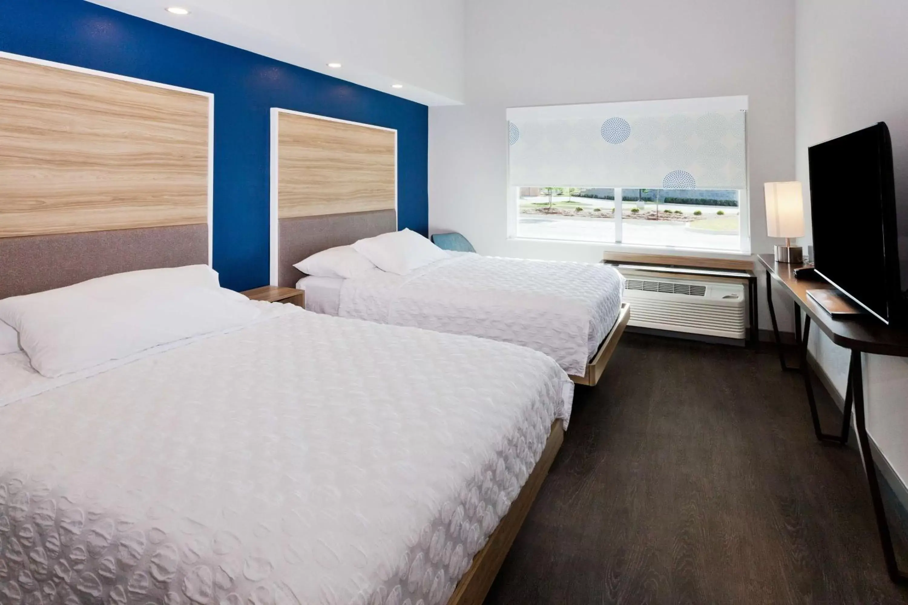 Bedroom in Tru by Hilton Auburn