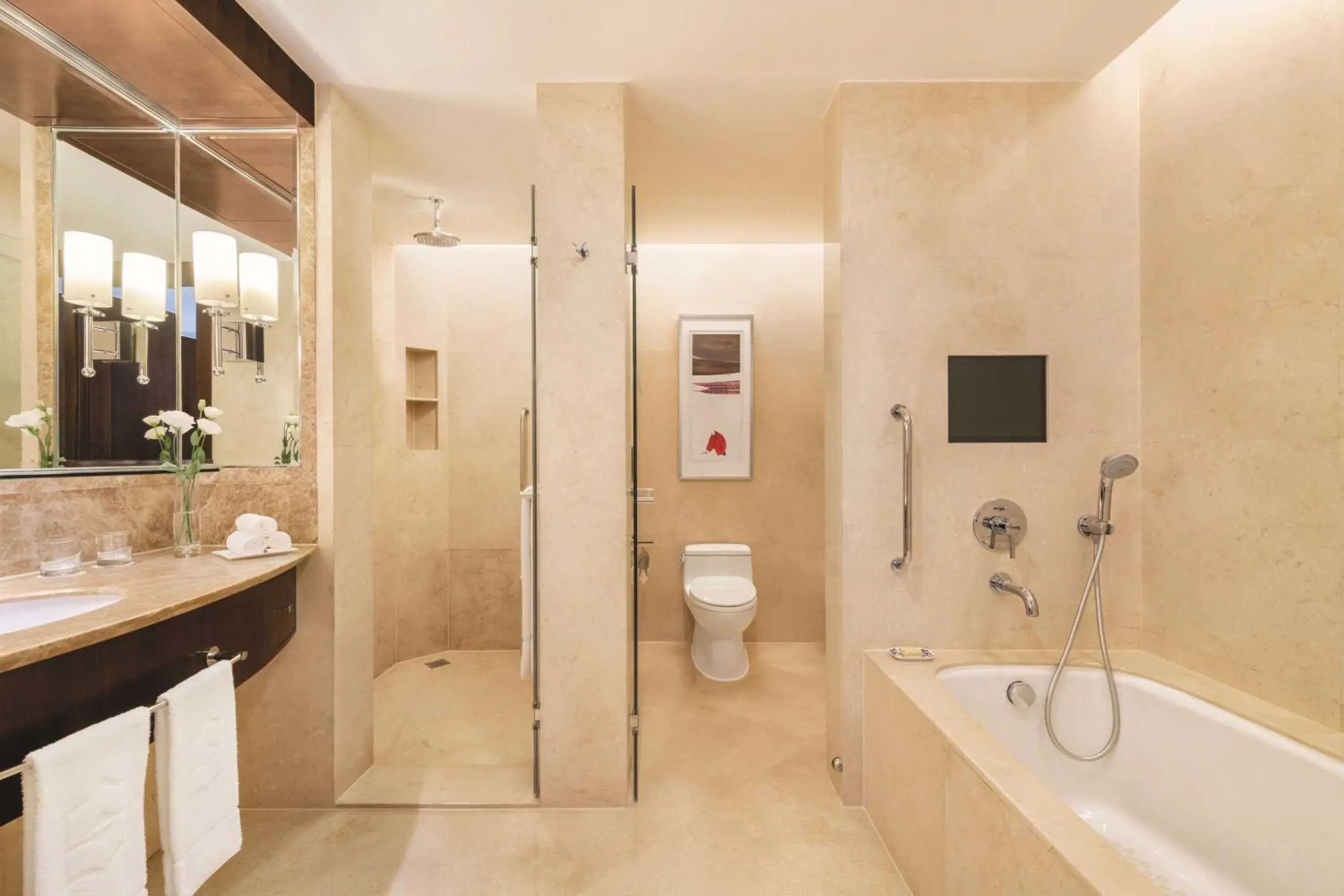 Bathroom in Shangri-La Xian Bathroom in Shangri-La Xian