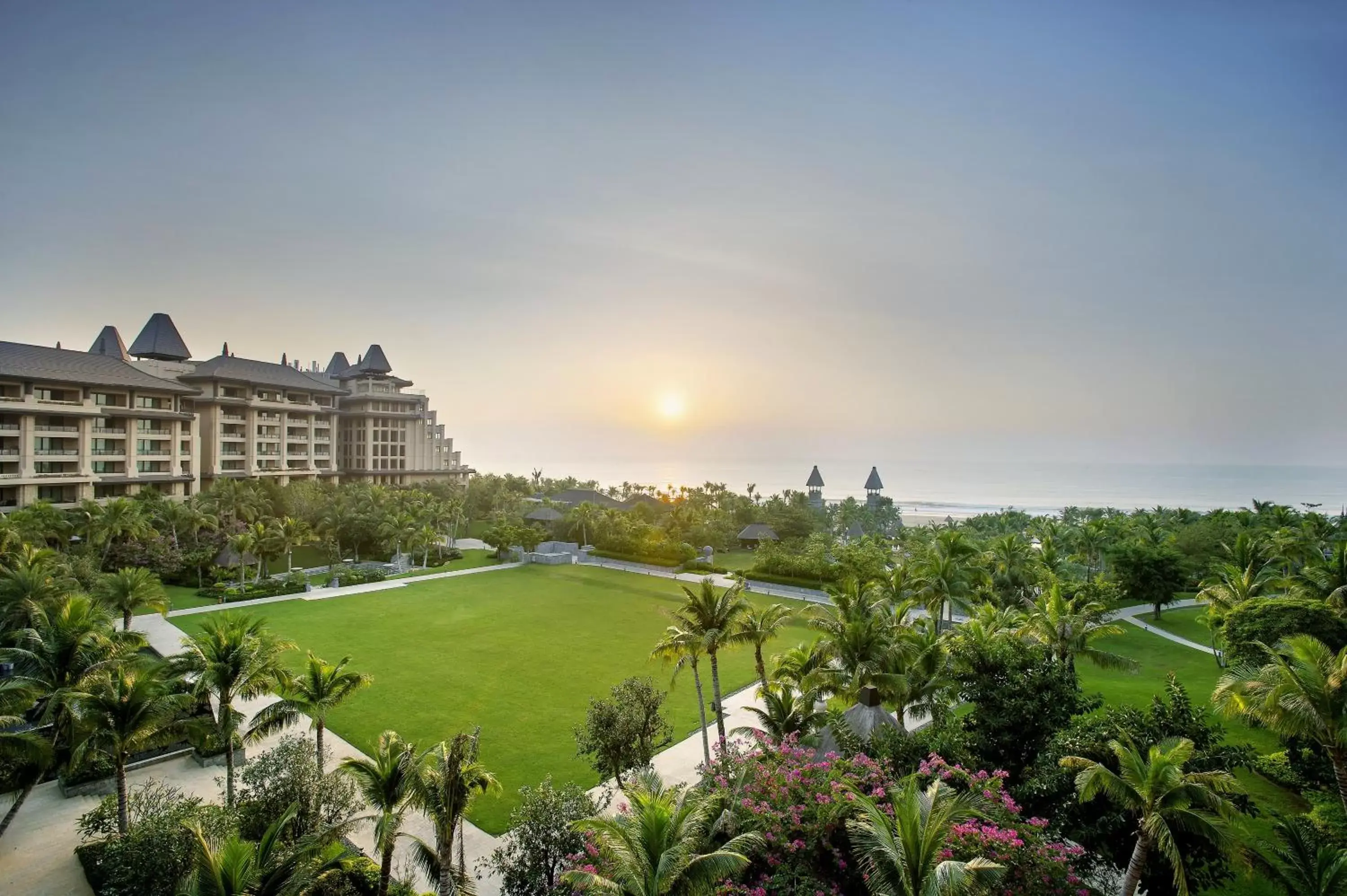 Facade/entrance in Raffles Hainan Clear Water Bay