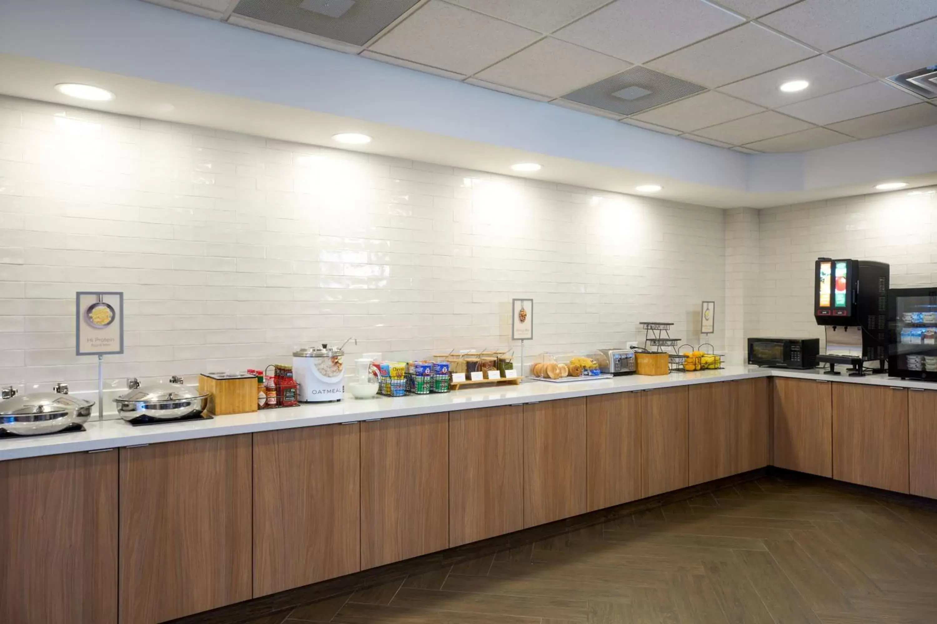 Breakfast, Restaurant/Places to Eat in Fairfield Inn and Suites by Marriott Winchester