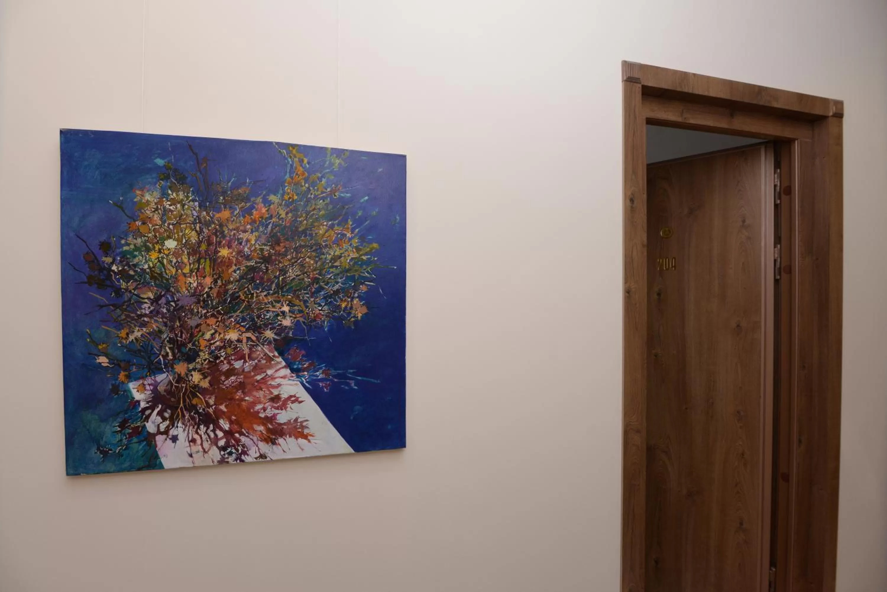 TV/Entertainment Center in Aratta