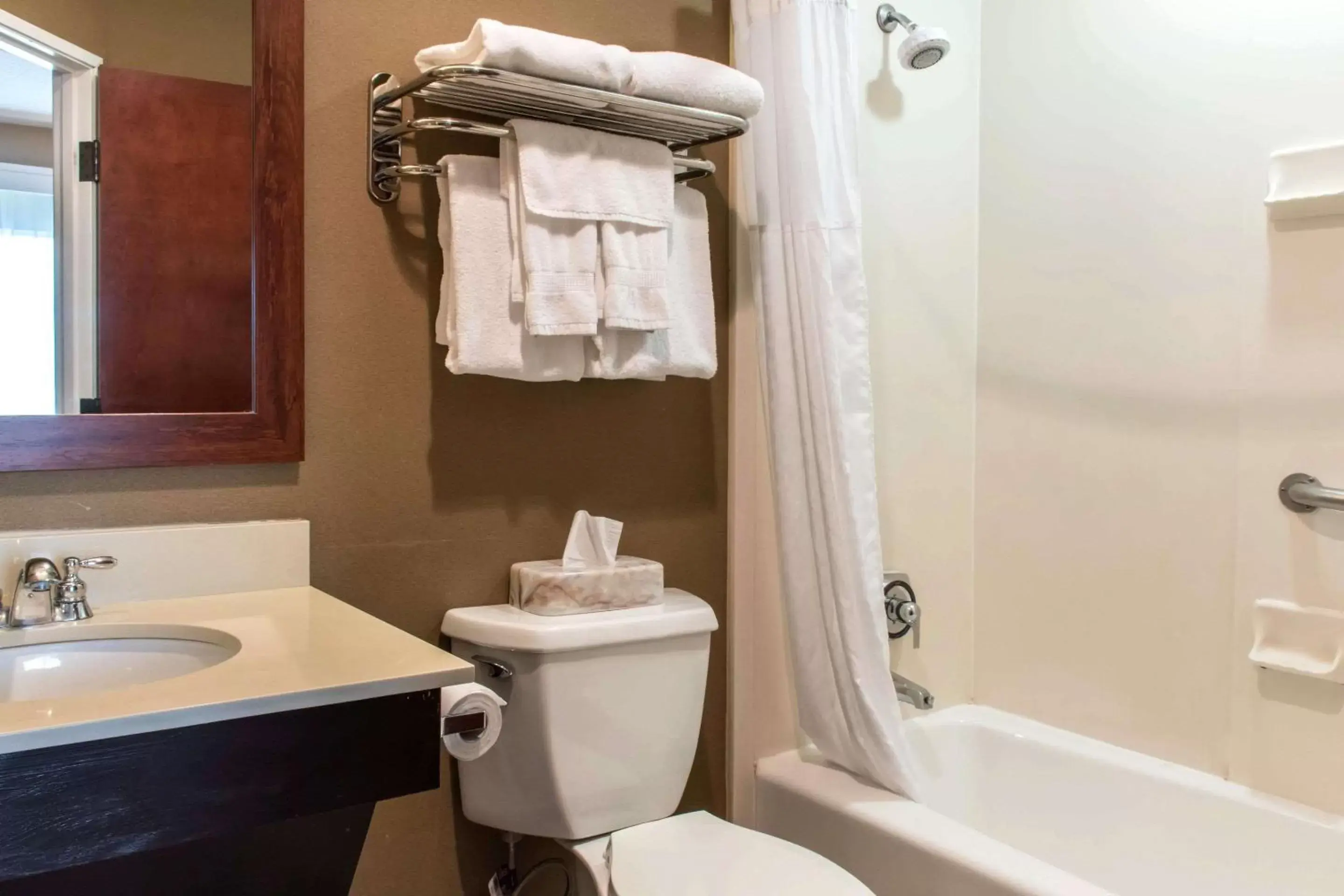 Bathroom in Comfort Suites Scranton near Montage Mountain