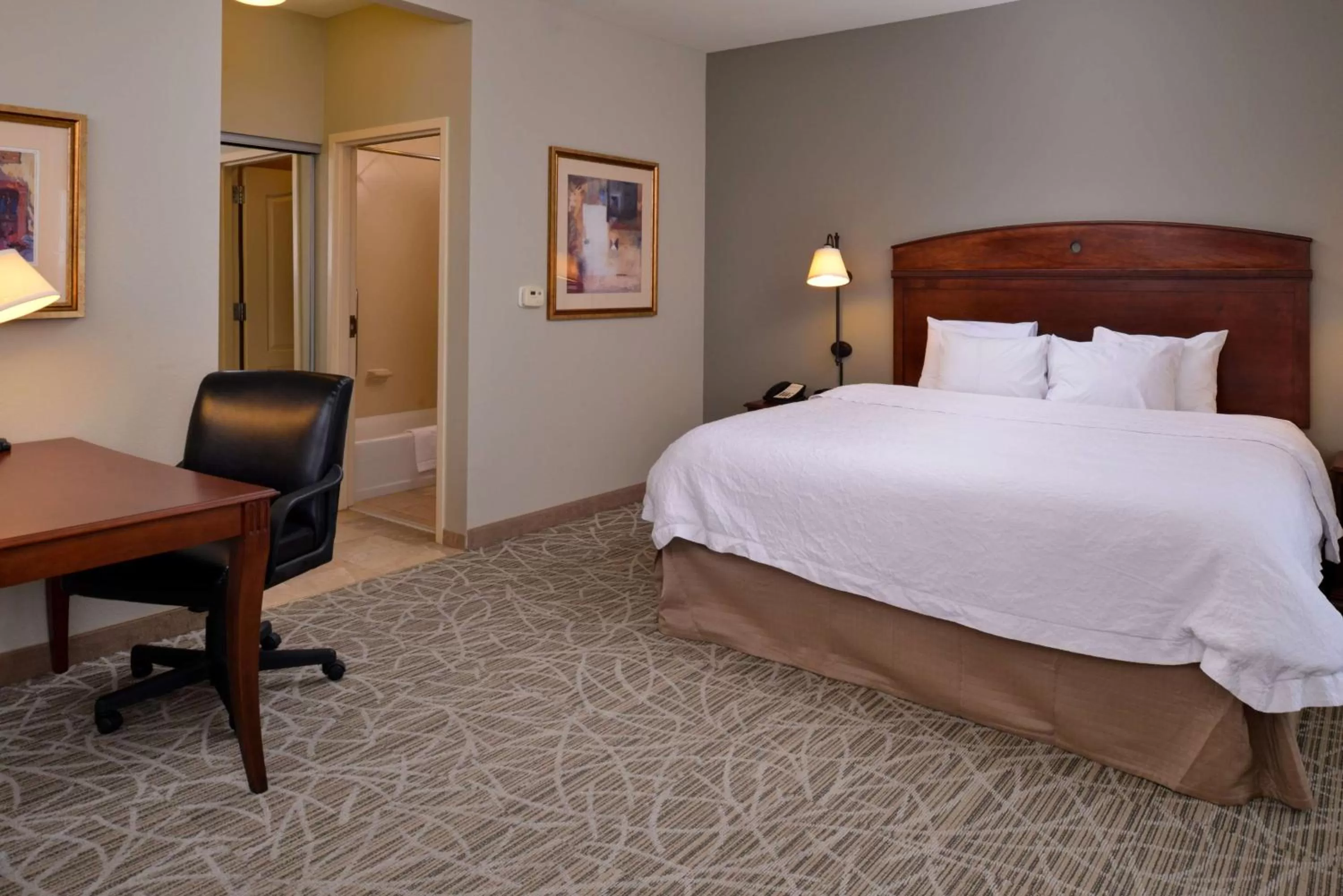 Bed in Hampton Inn by Hilton Litchfield