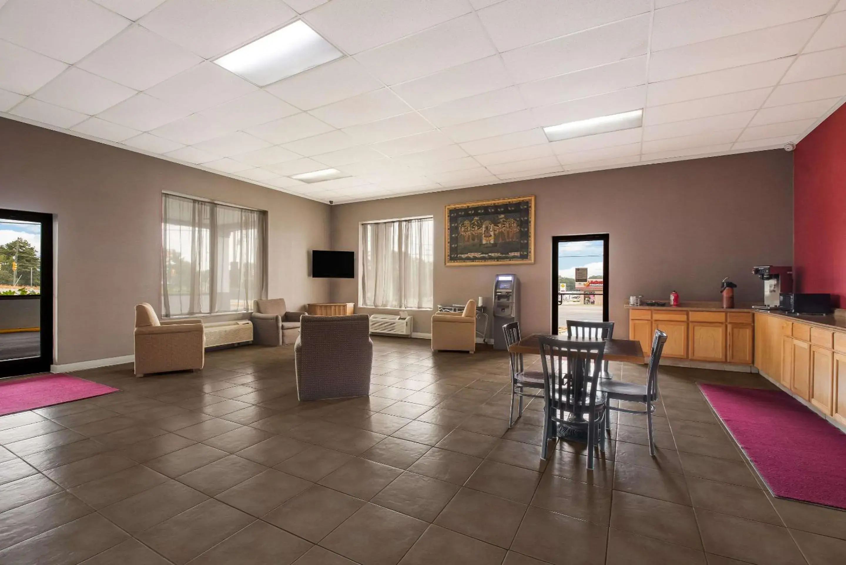 Breakfast in Suburban Studios Cleveland Central Breakfast in Suburban Studios Cleveland Central