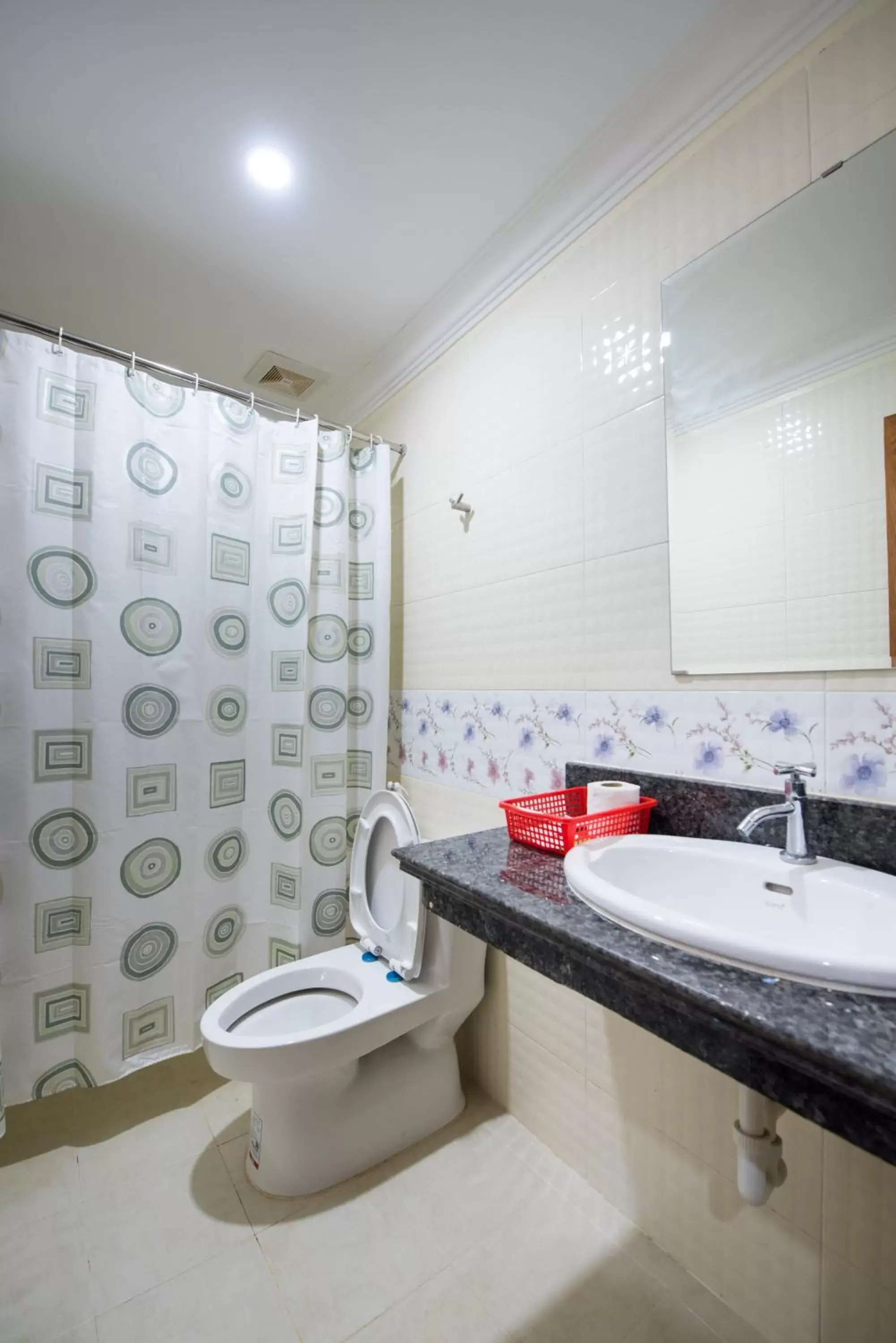 Bed, Bathroom in Seng Hout Hotel