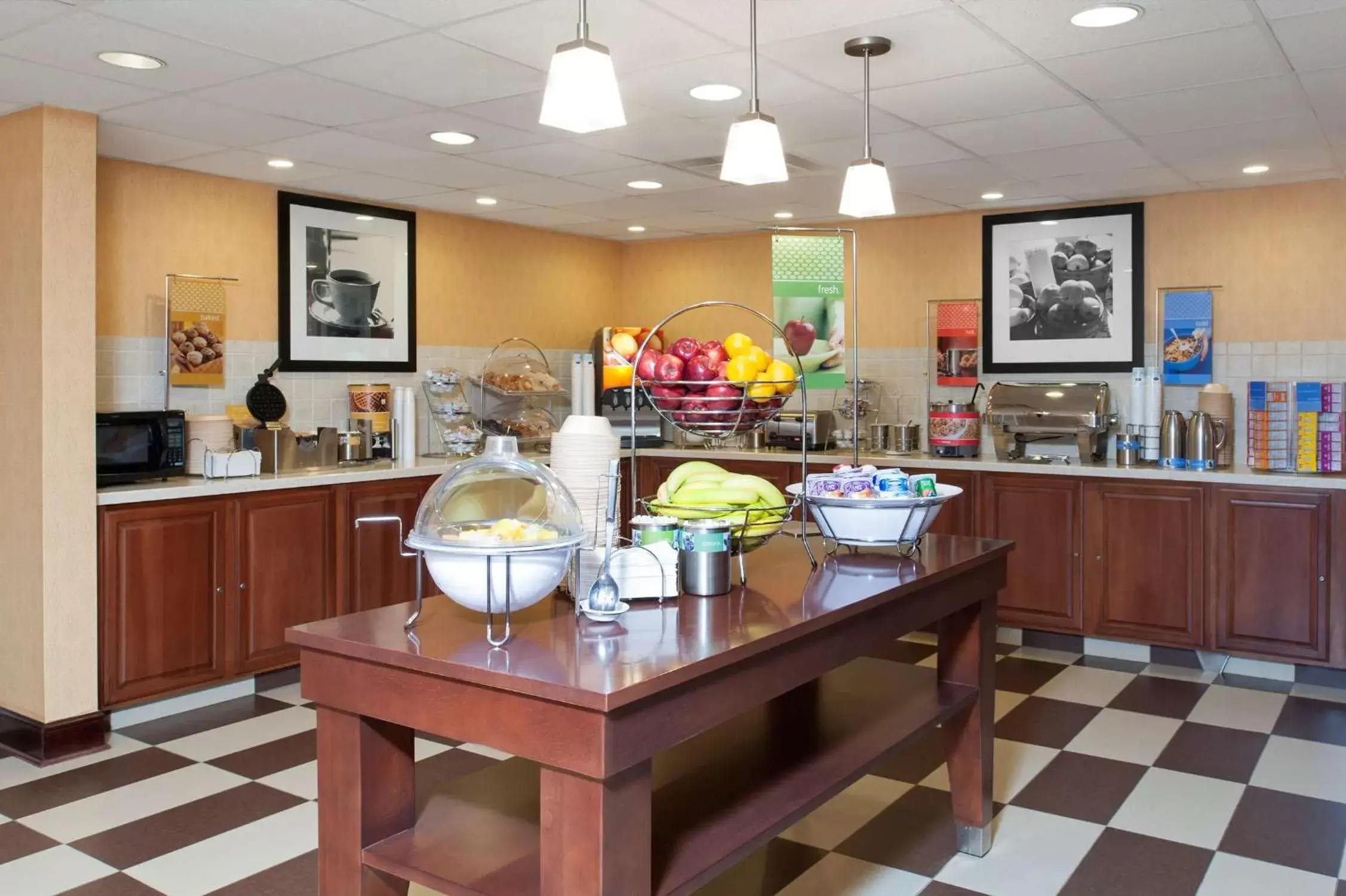 Dining area, Restaurant/Places to Eat in Hampton Inn & Suites Cleveland-Southeast-Streetsboro
