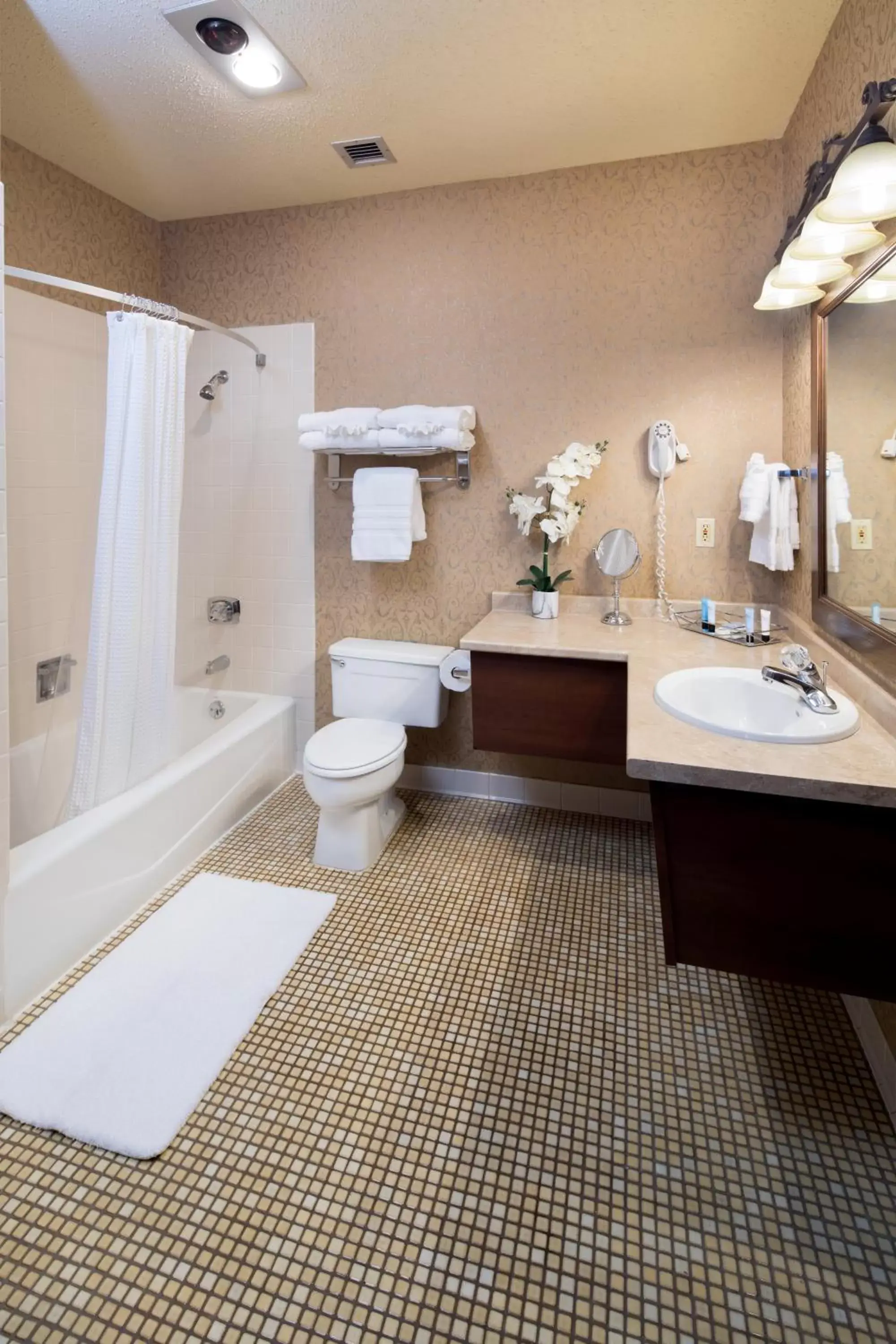 Bathroom in Grand Gateway Hotel