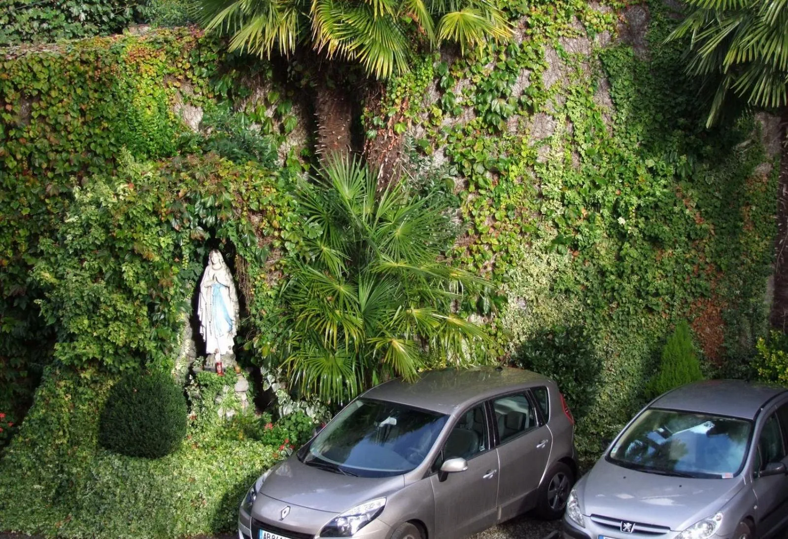 Decorative detail in Hôtel de Nevers