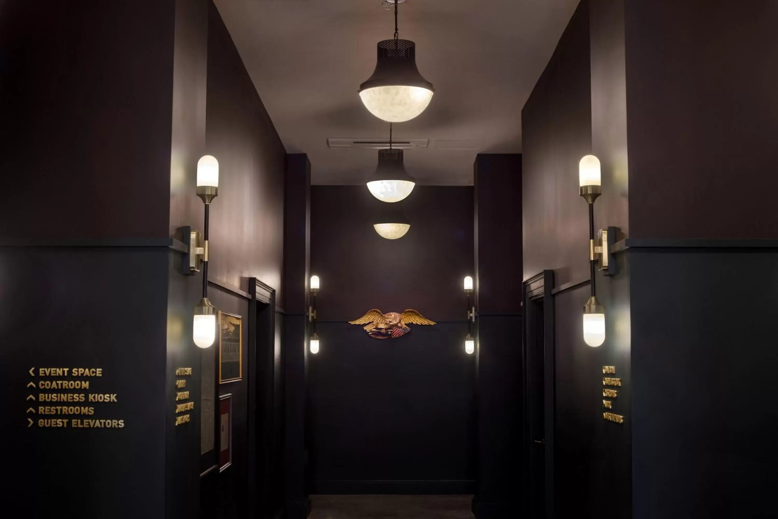 Lobby or reception, Bathroom in Cyrus Hotel, Topeka, a Tribute Portfolio Hotel