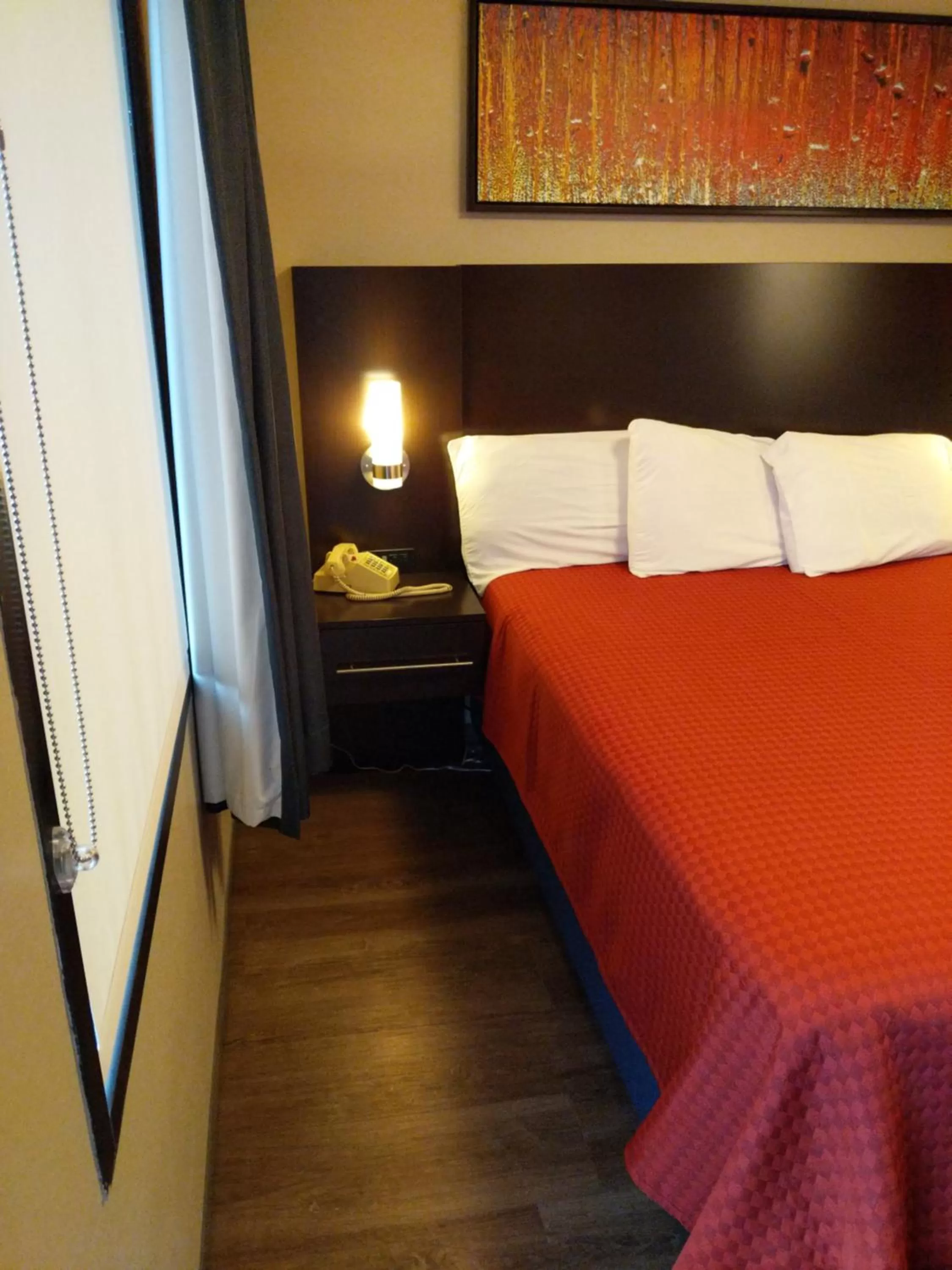 Bed in Riverside Tower