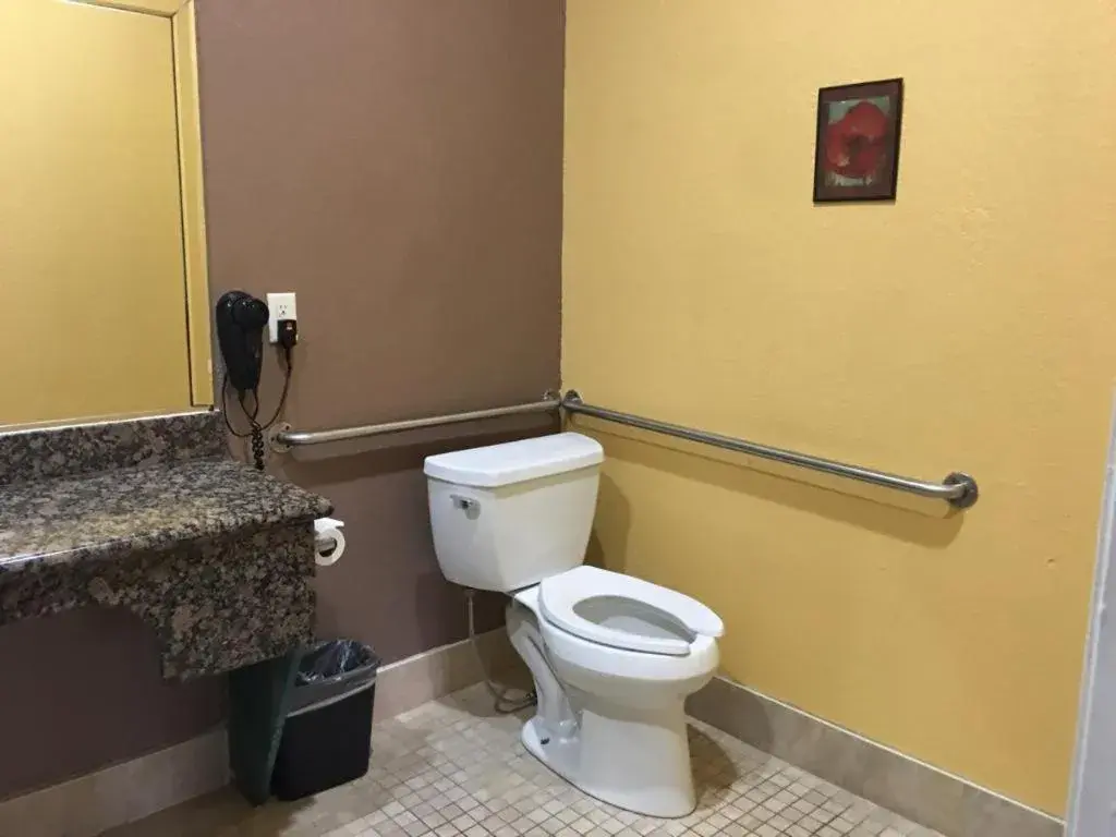 Bathroom in Diamond Inn