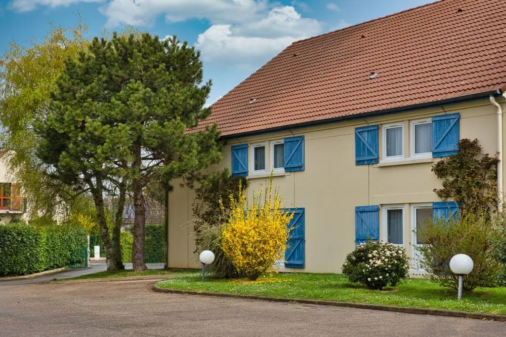 Property building in Sure Hotel by Best Western Plaisir