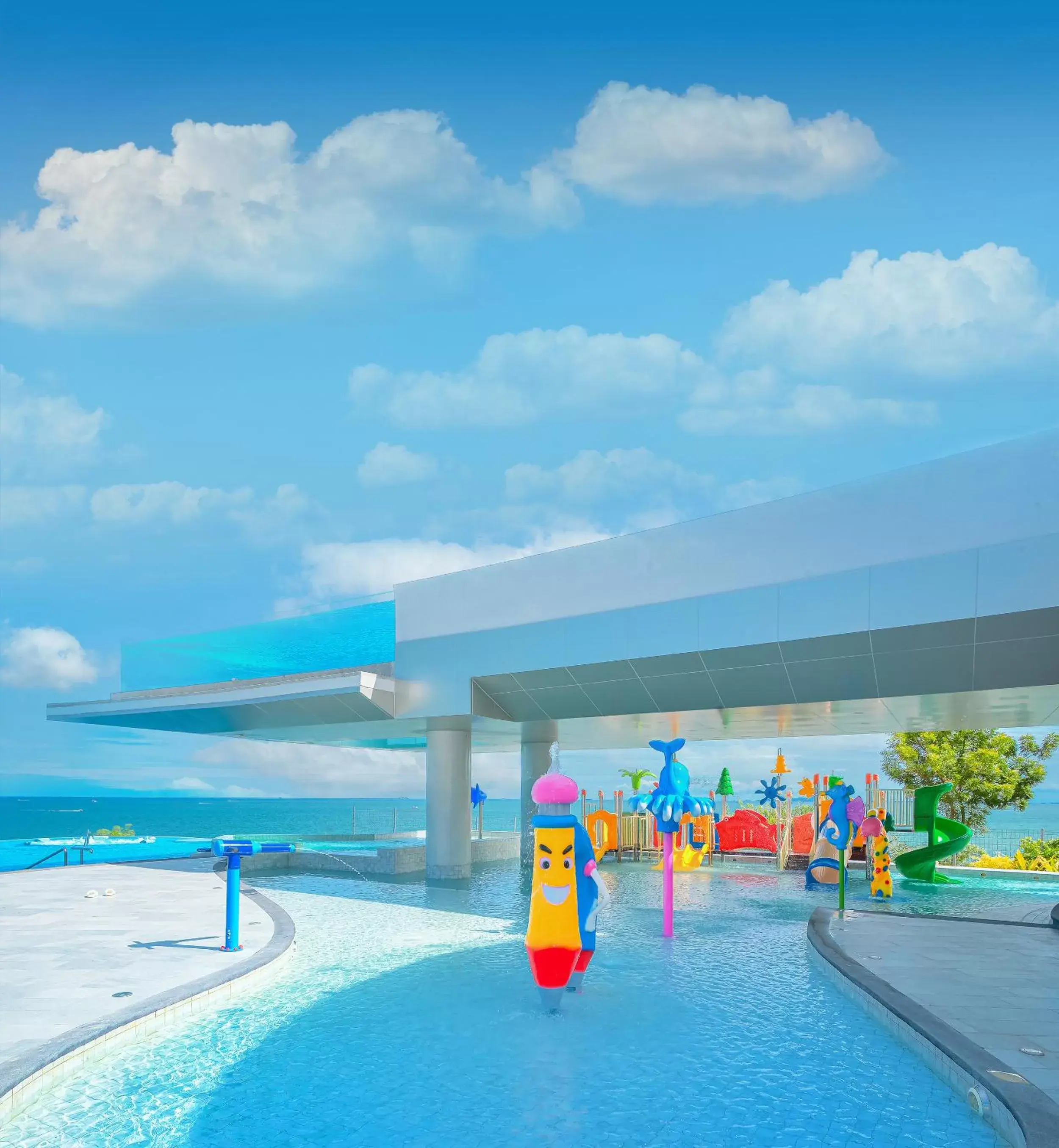 Swimming pool, Water Park in Royal Wing Suites & Spa Pattaya