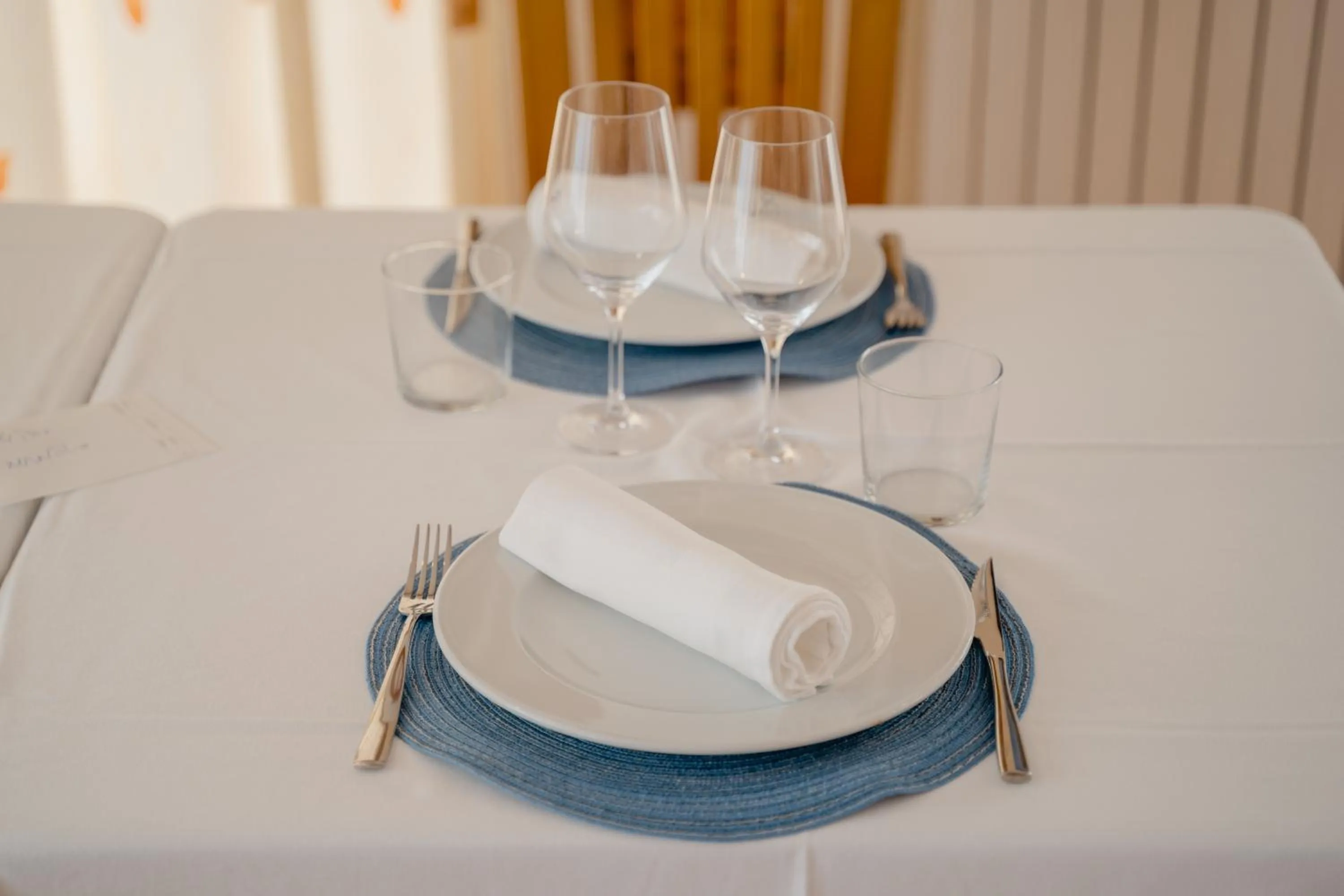 Restaurant/places to eat in Luxmar Apartaments