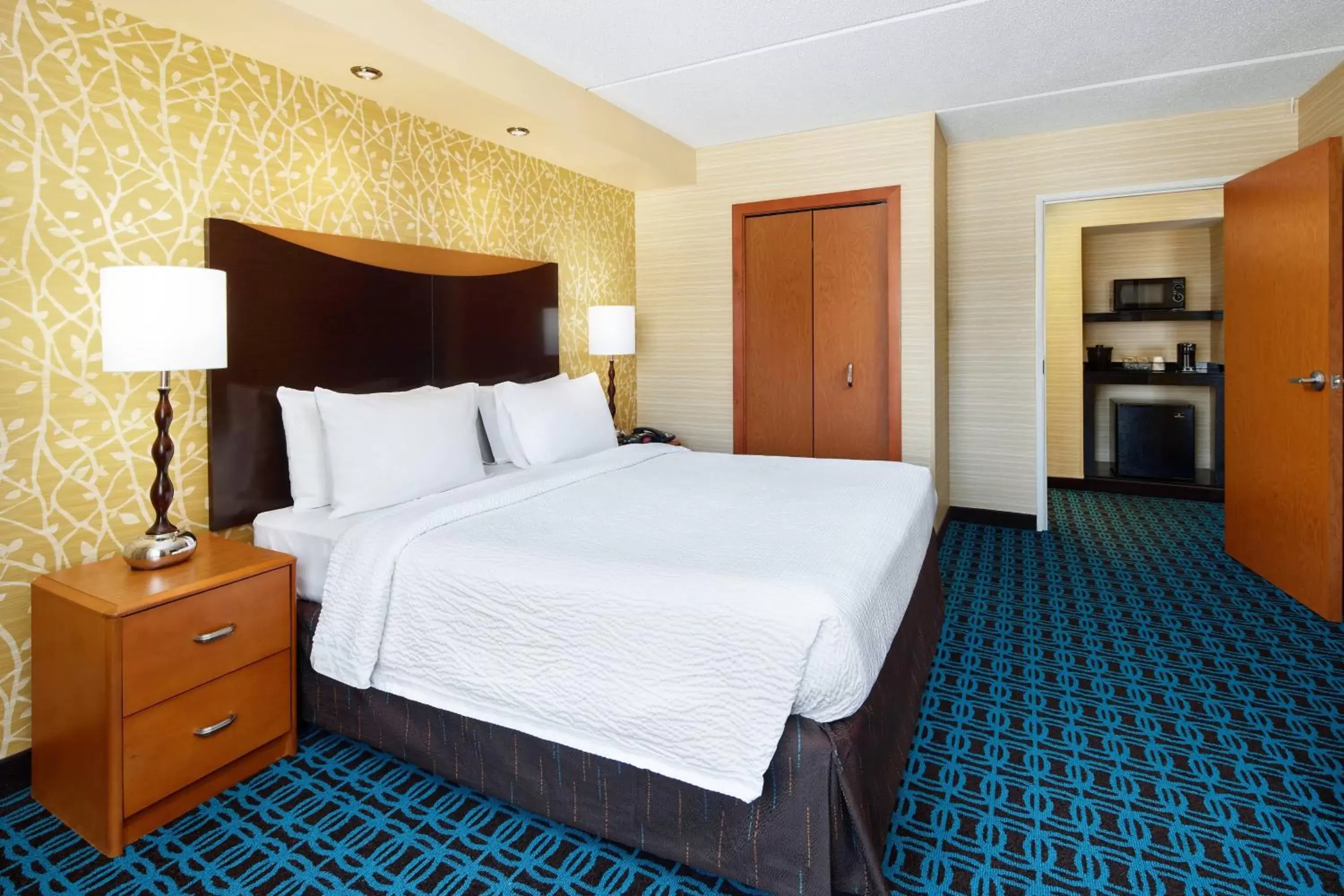 Bedroom, Bed in Fairfield Inn and Suites by Marriott Plainville