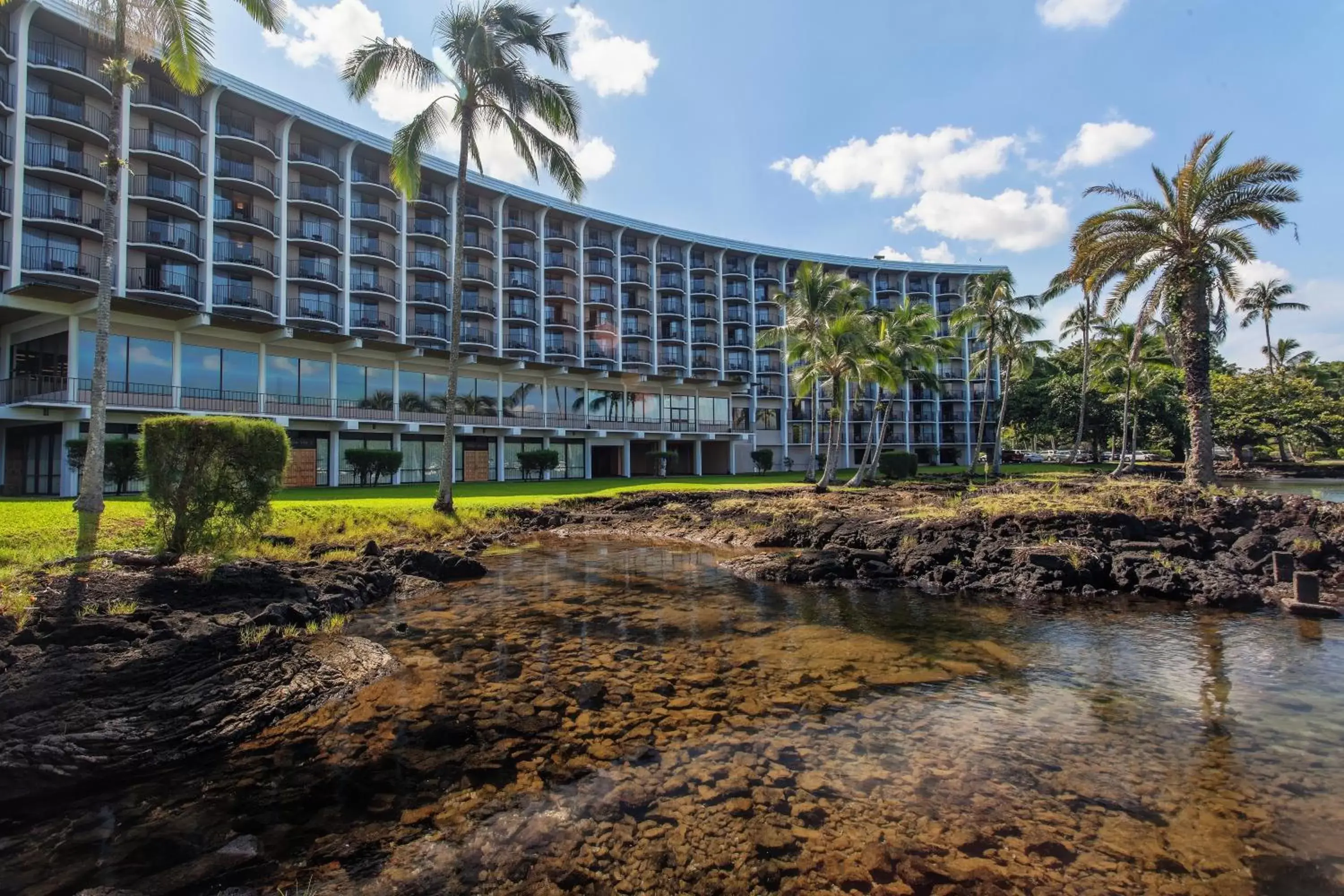 Facade/entrance, Property Building in Castle Hilo Hawaiian Hotel