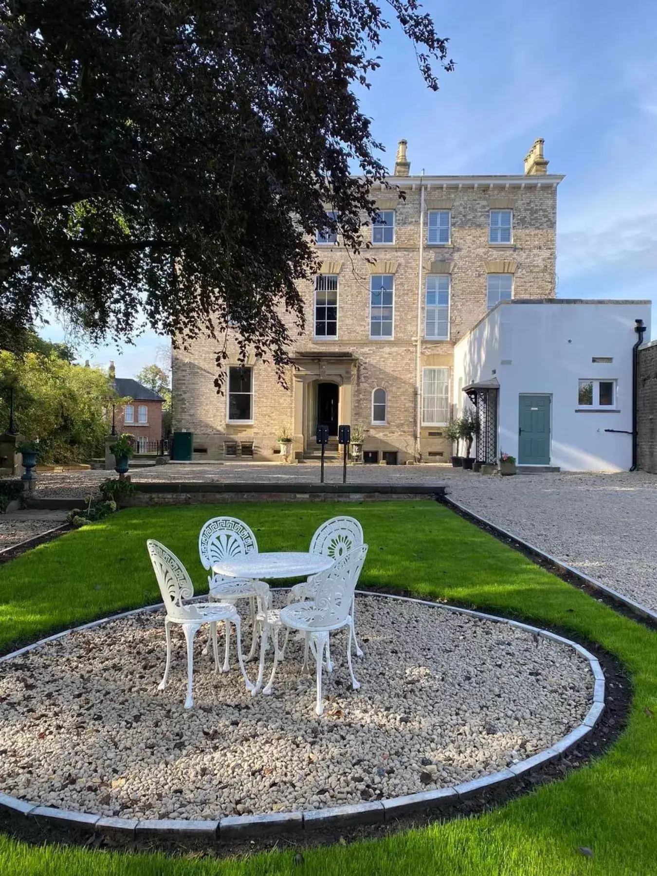 Property Building in Railway House York by Chateau Anna