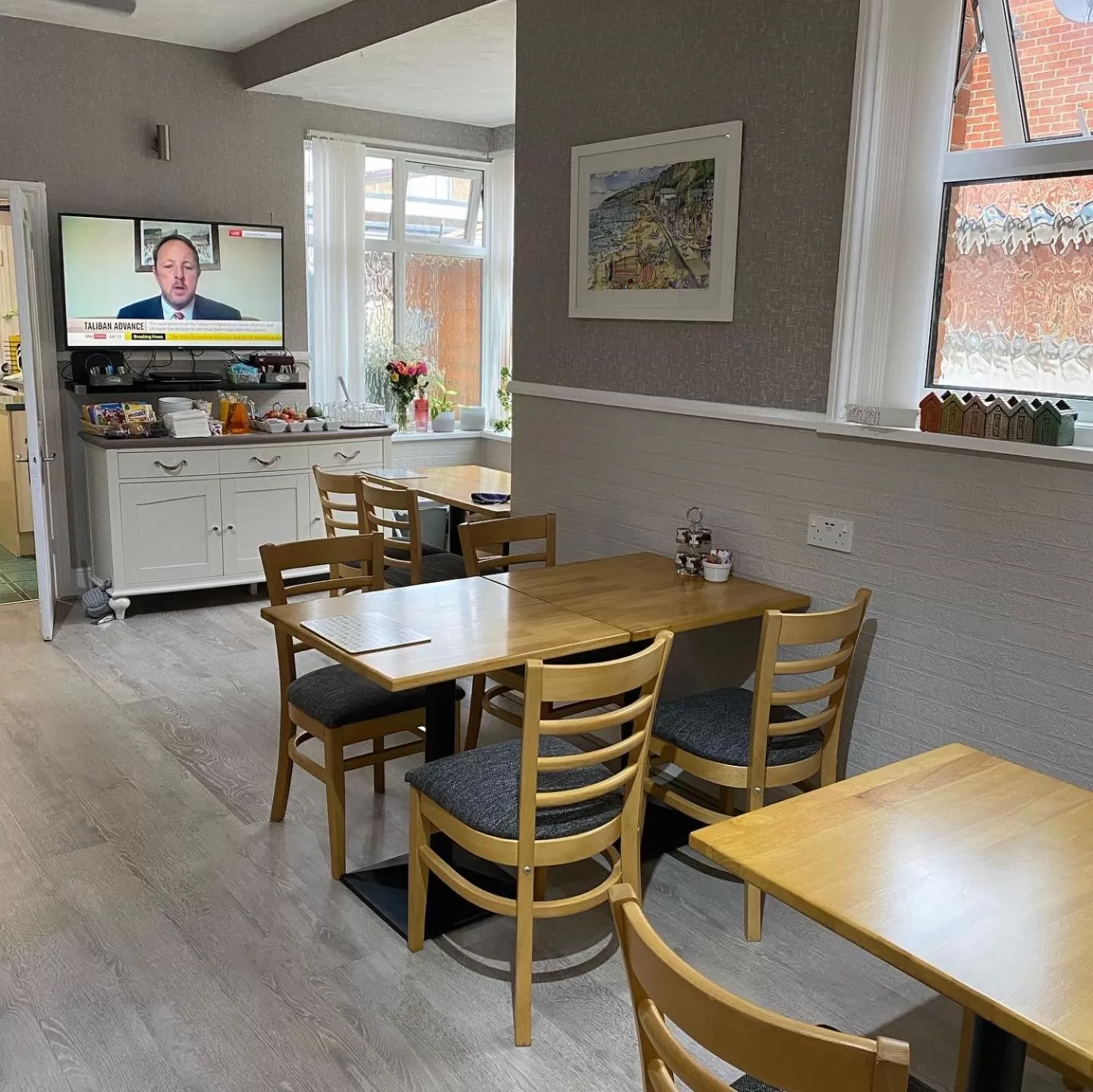 Restaurant/places to eat in Inglewood Guest House