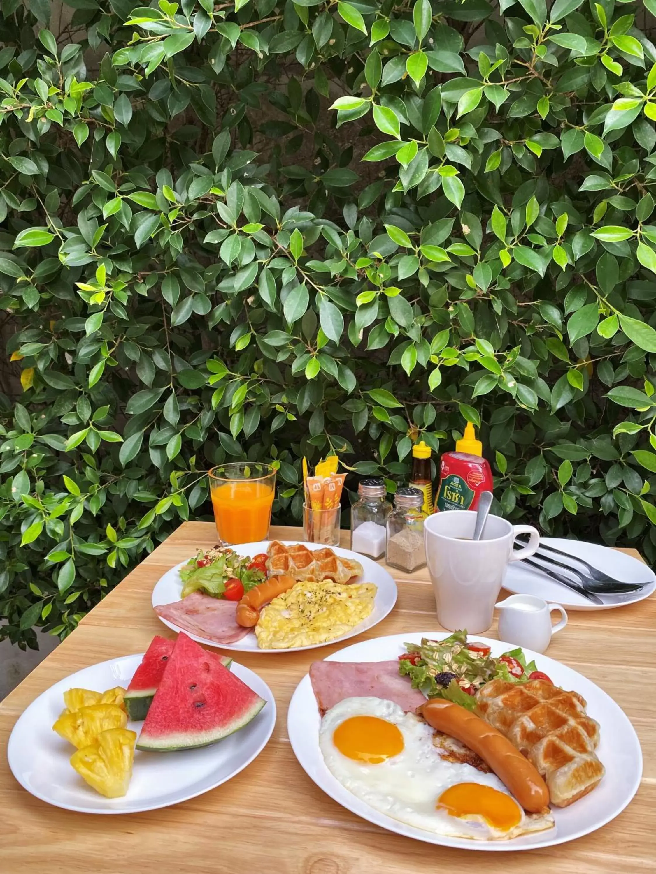 Breakfast in Vali Villa Bangkok