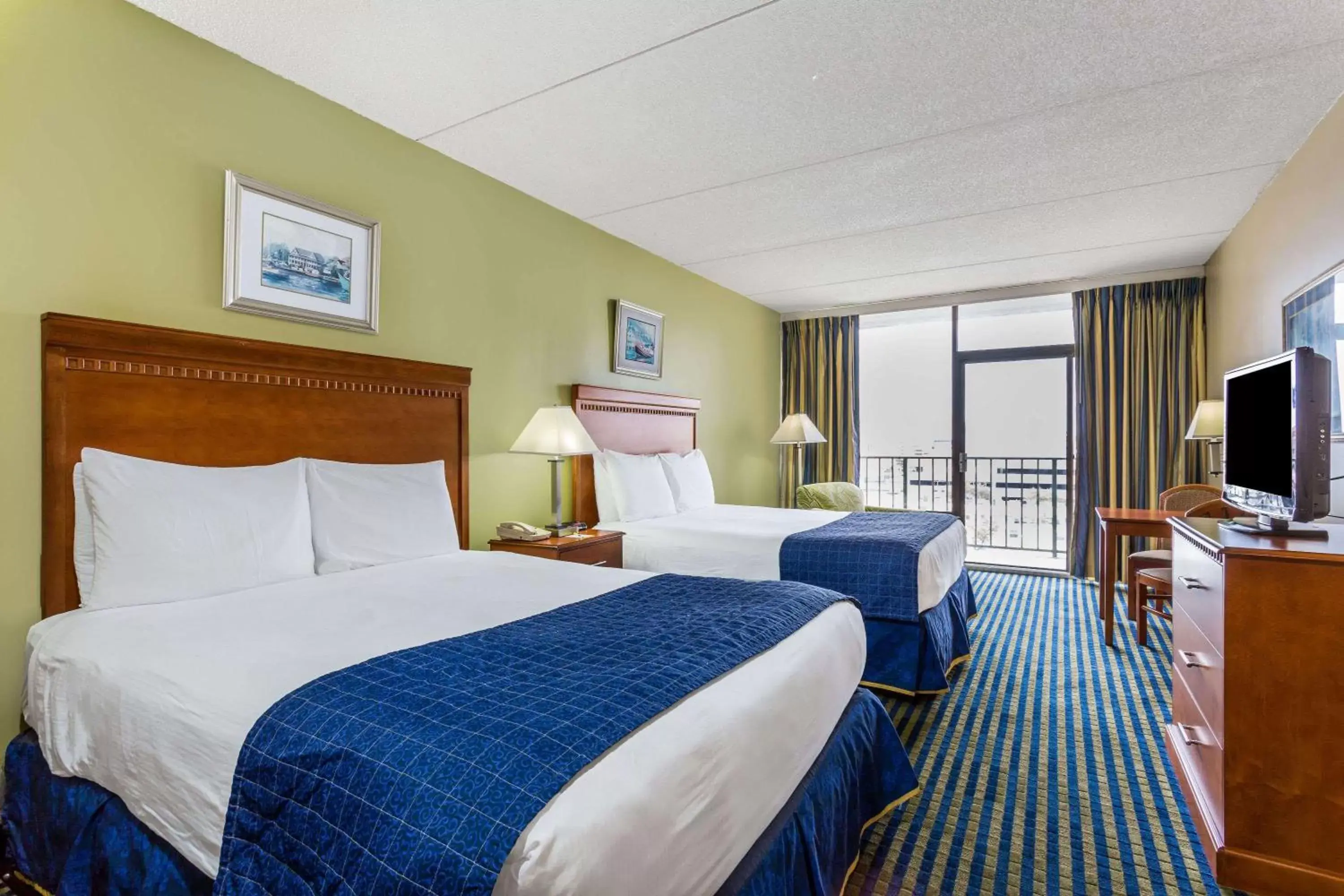 Room with Double Beds - Disability Access - Non-Smoking in Days Inn by Wyndham Virginia Beach At The Beach Room with Double Beds - Disability Access - Non-Smoking in Days Inn by Wyndham Virginia Beach At The Beach