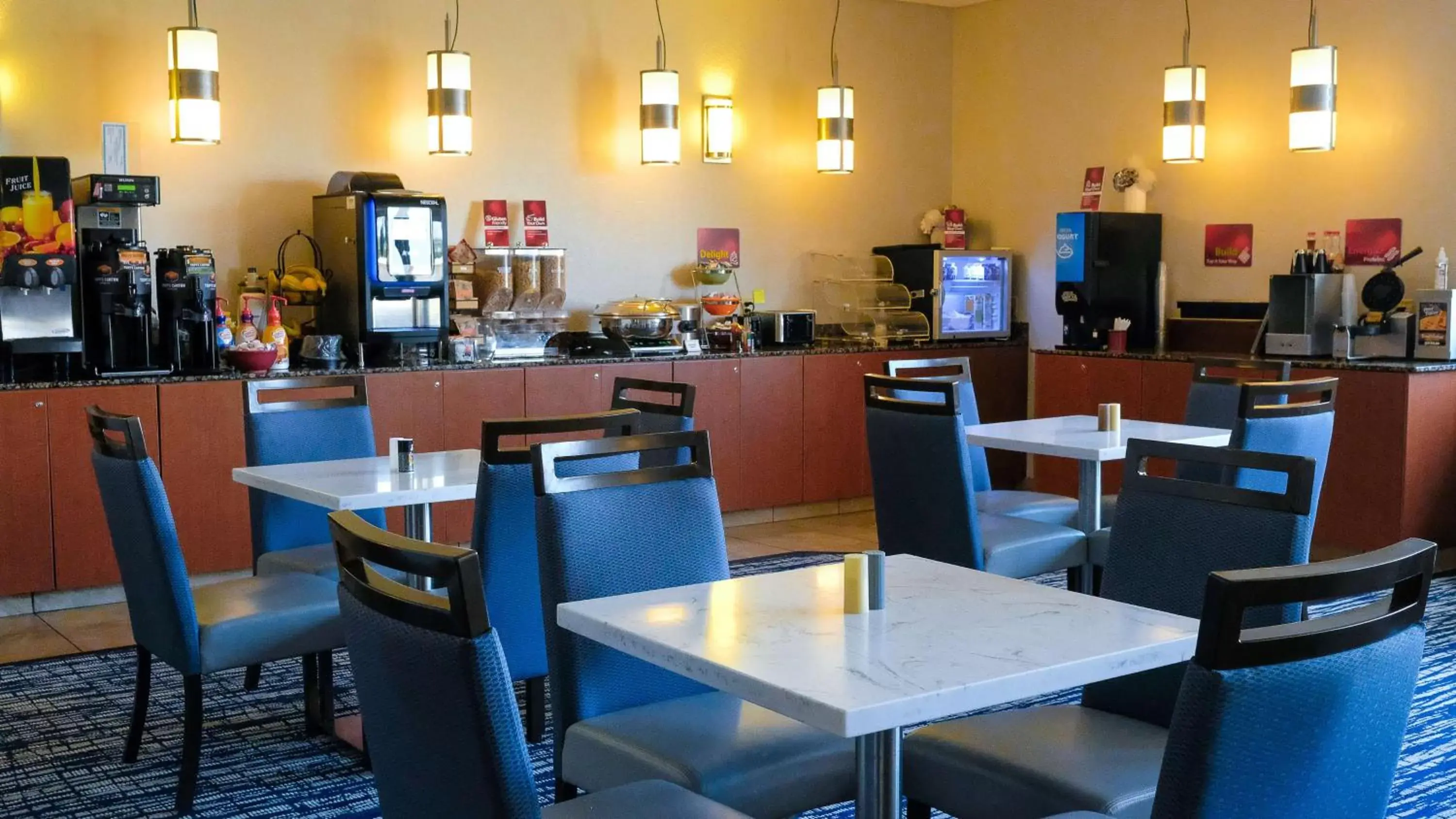 Breakfast, Restaurant/Places to Eat in Best Western Plus Mid Nebraska Inn & Suites