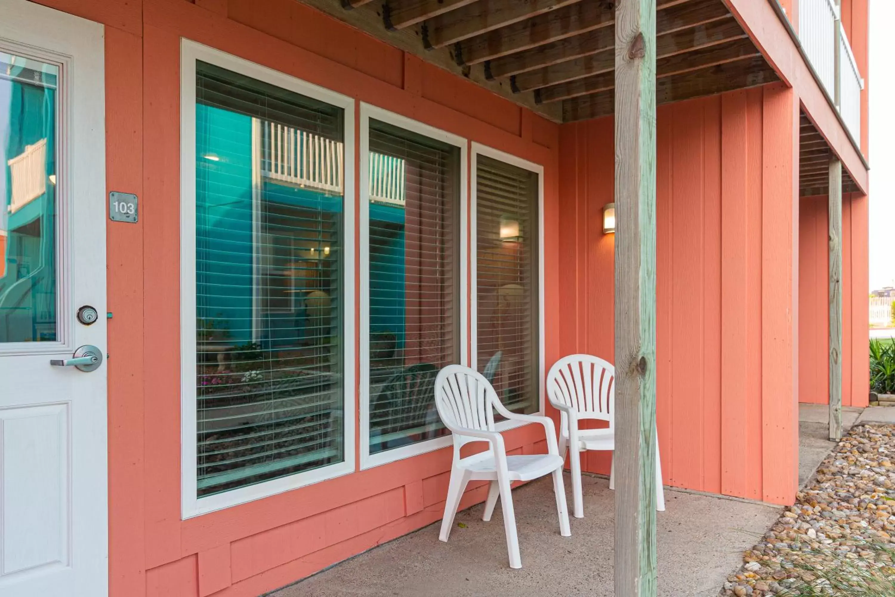 Studio in Executive Keys Condominiums on the Beach Studio in Executive Keys Condominiums on the Beach