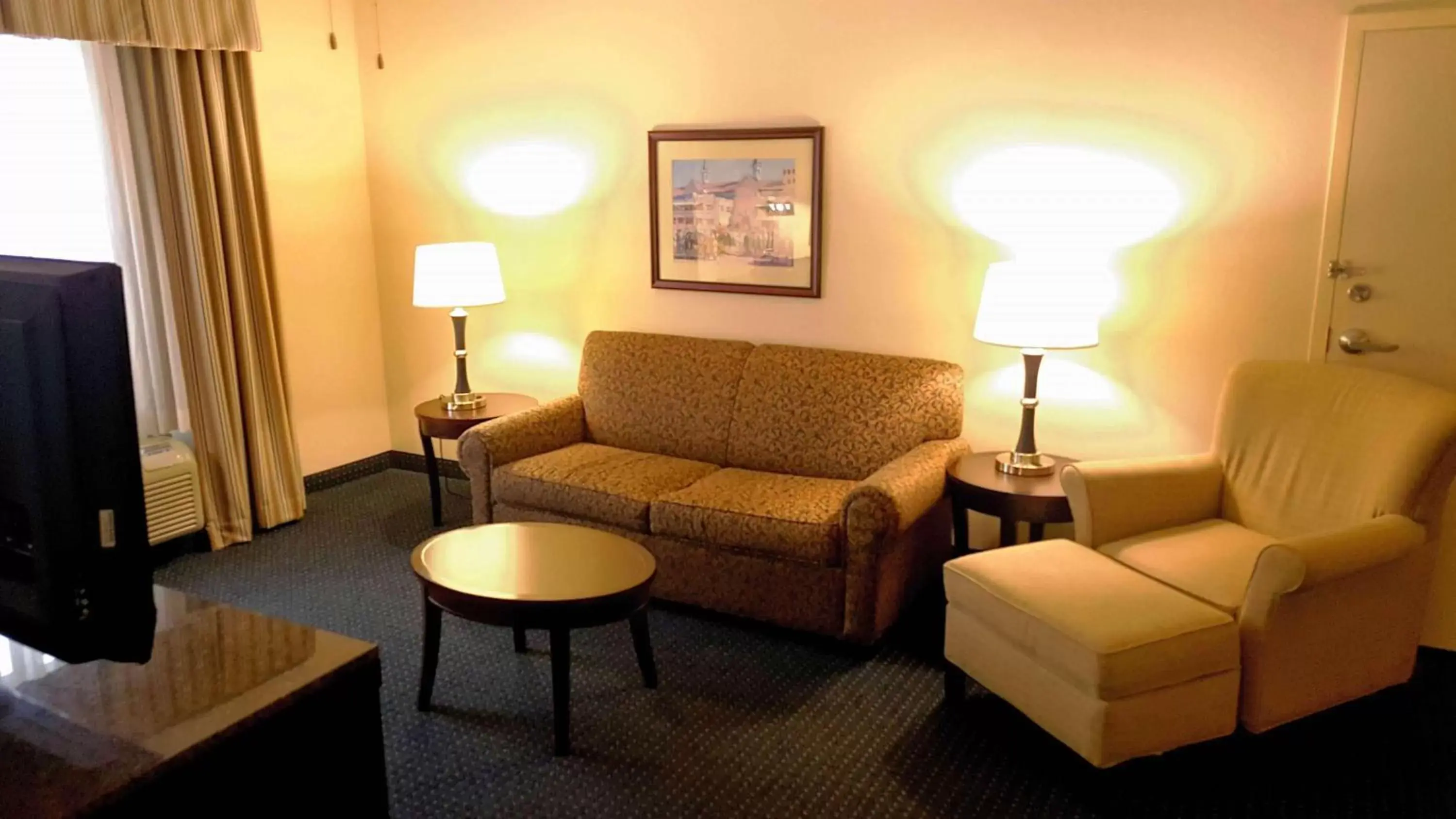 Bed, Seating Area in Hilton Garden Inn Lexington Georgetown
