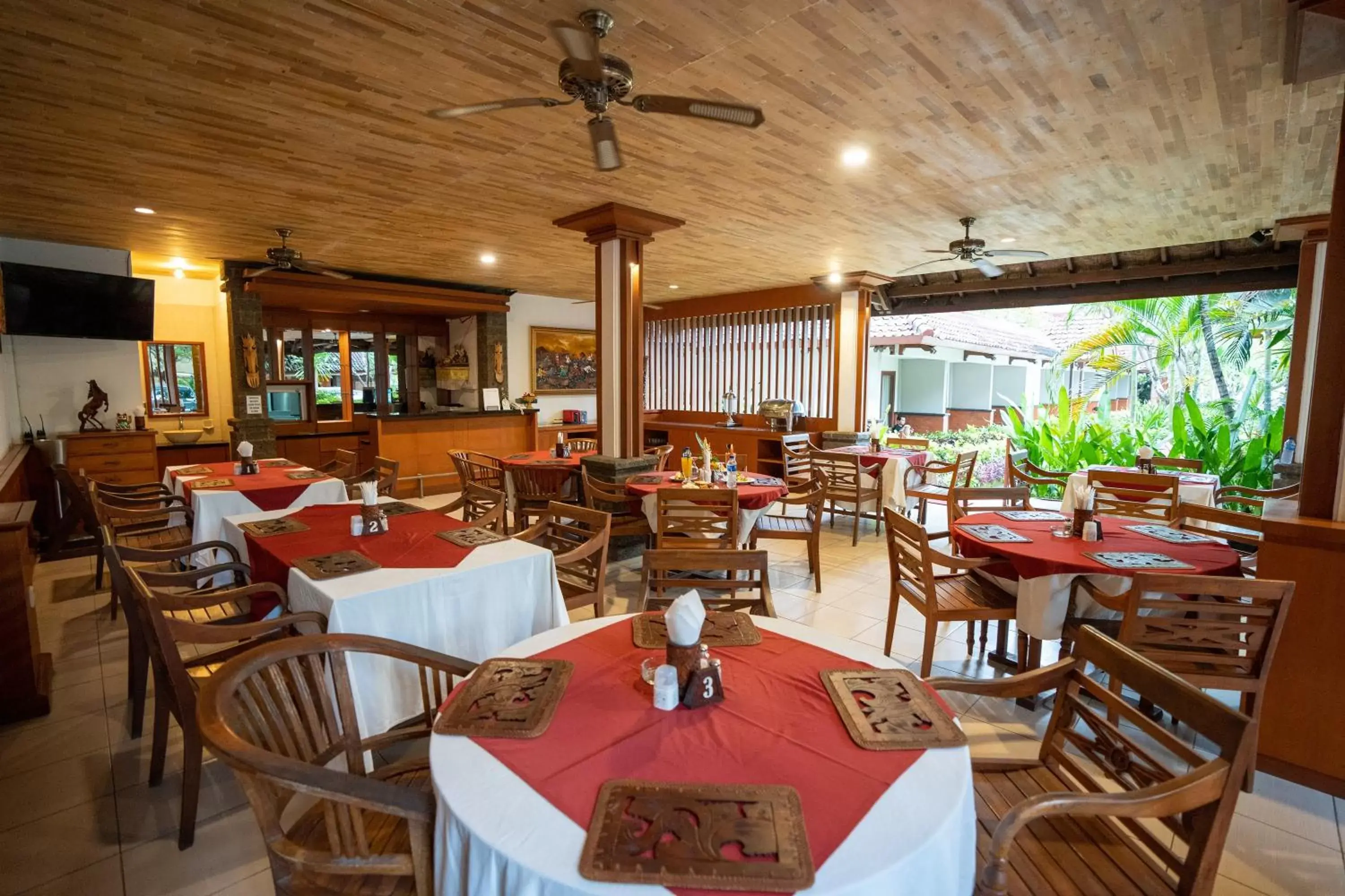 Restaurant/Places to Eat in Sinar Bali Hotel