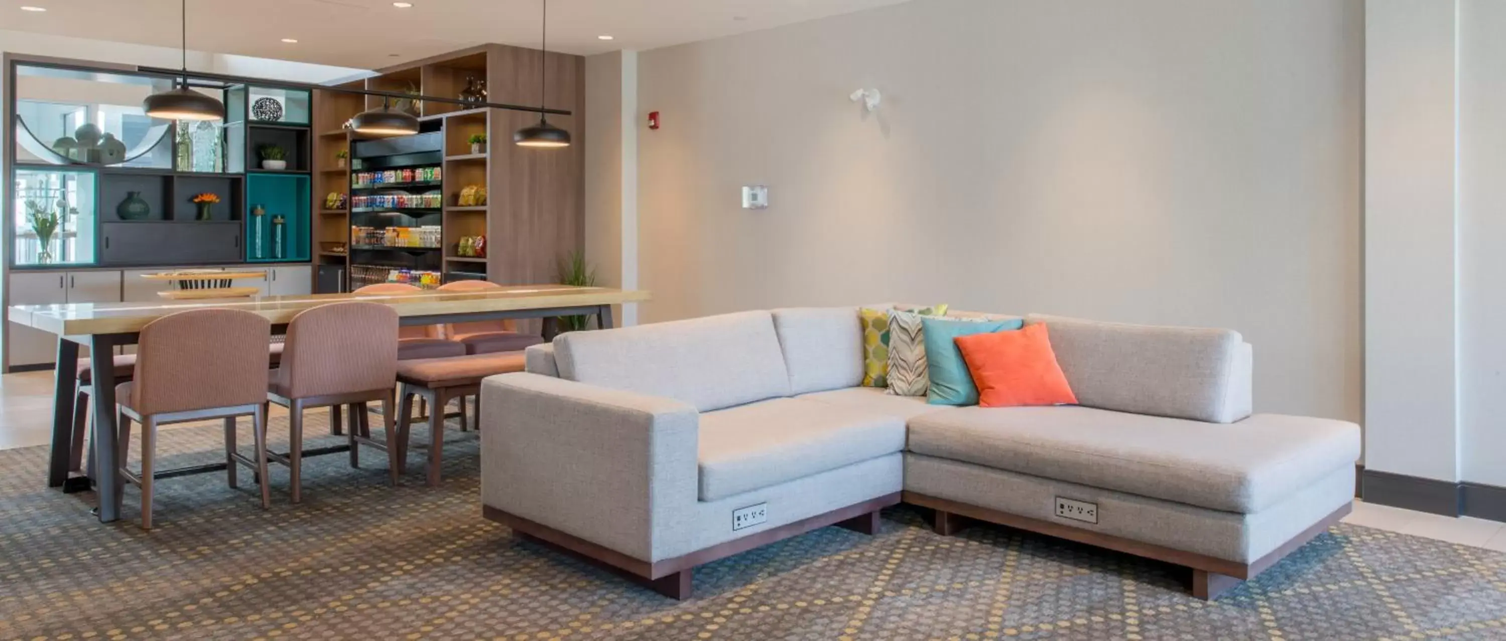 Property building in Holiday Inn Edmonton South - Evario Events by IHG Property building in Holiday Inn Edmonton South - Evario Events by IHG