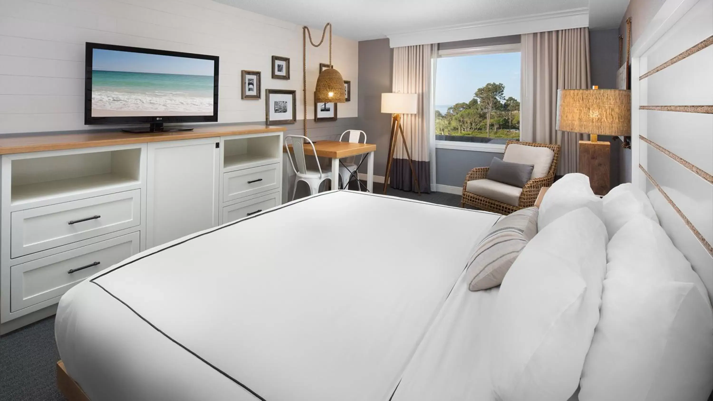 Photo of the whole room, Bed in Beach House Resort Hilton Head Island Photo of the whole room, Bed in Beach House Resort Hilton Head Island