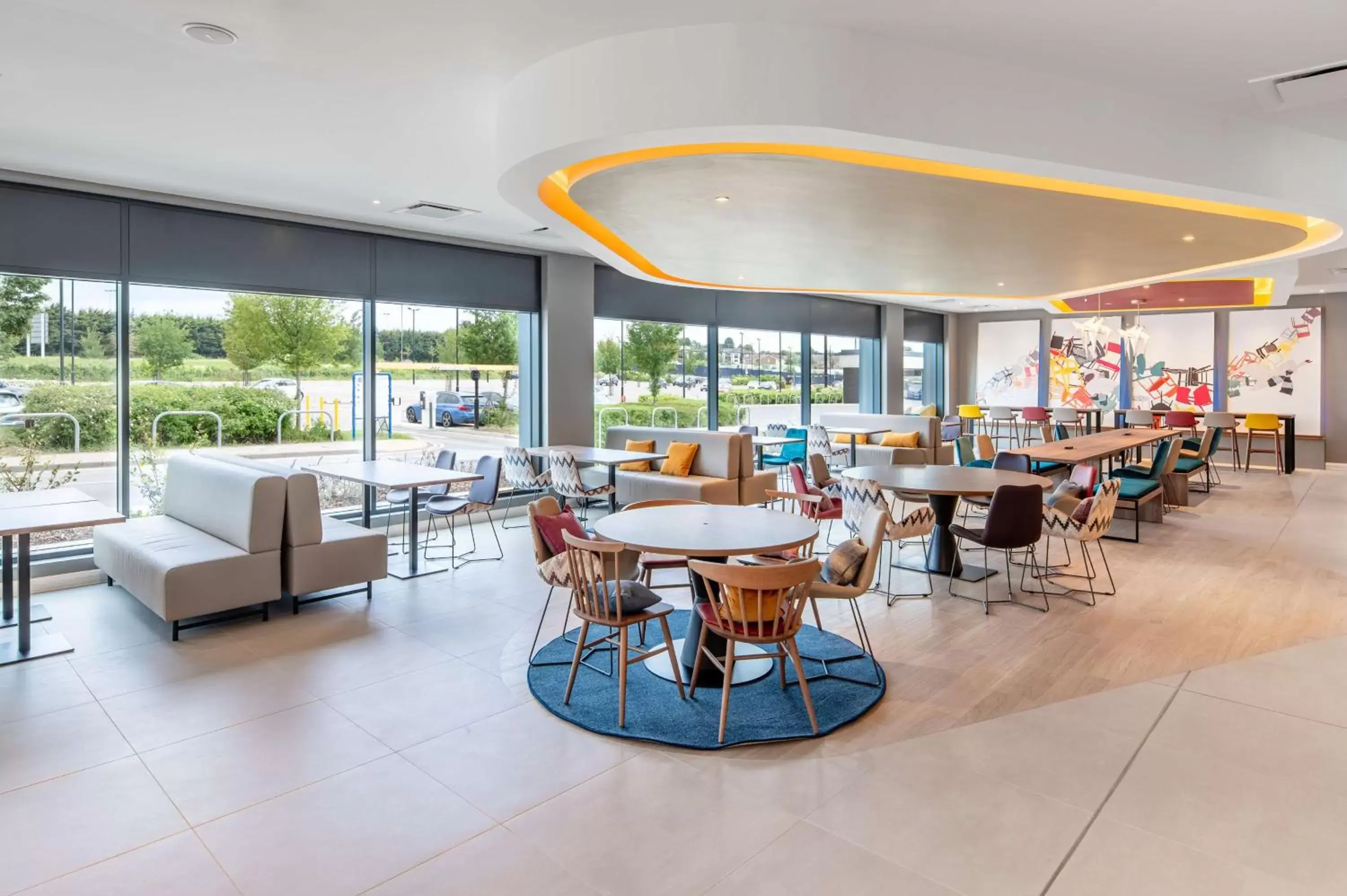 Lobby or reception, Restaurant/Places to Eat in Hampton by Hilton High Wycombe