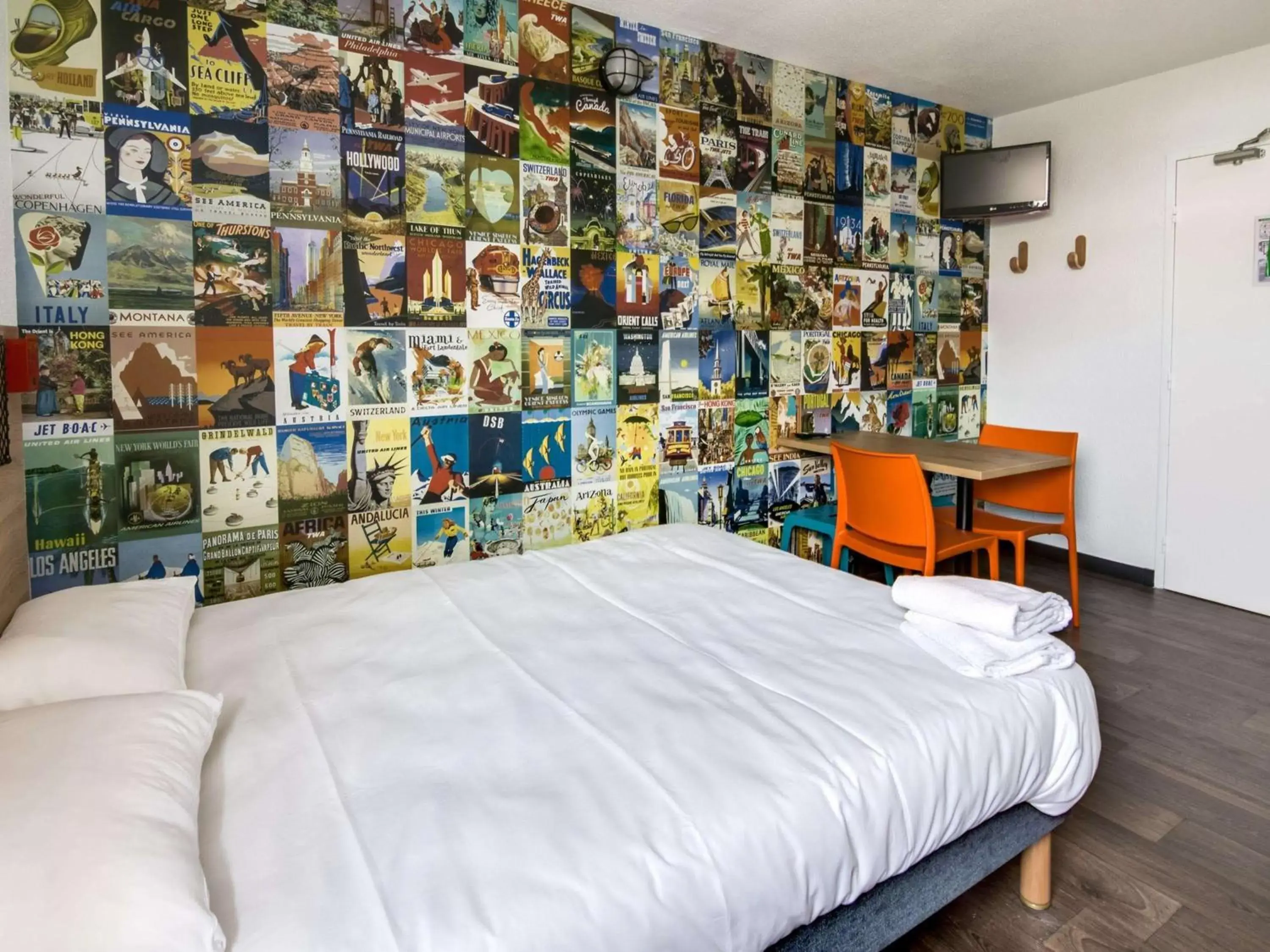 Photo of the whole room, Bed in HotelF1 Bourges Le Subdray Photo of the whole room, Bed in HotelF1 Bourges Le Subdray