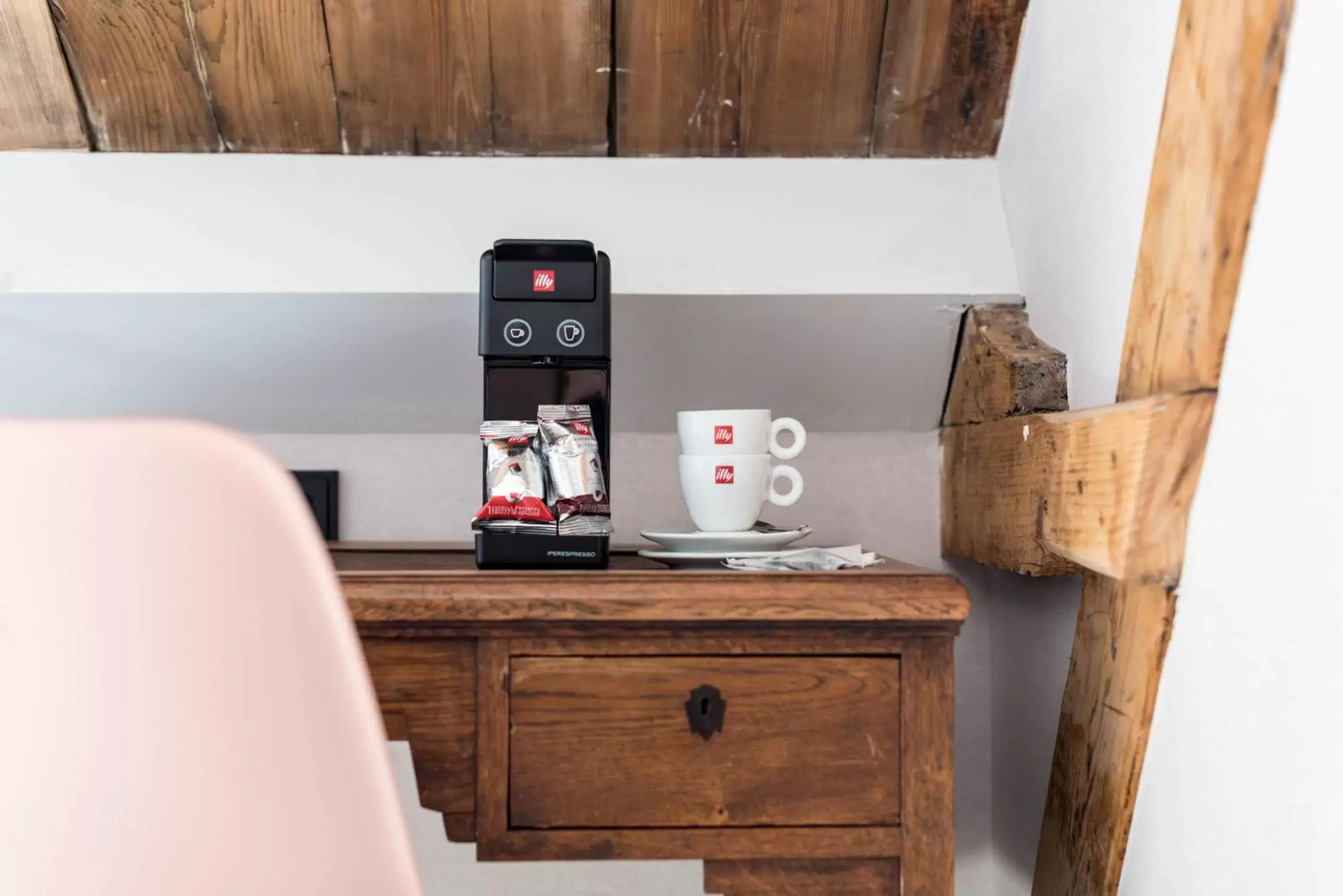 Coffee/tea facilities in Ysbrantsz Boutique Hotel