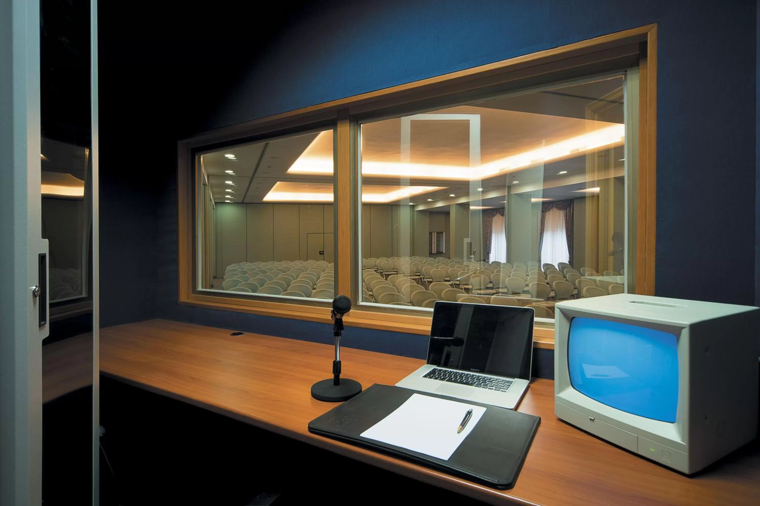 Business facilities in Ele Green Park Hotel Pamphili