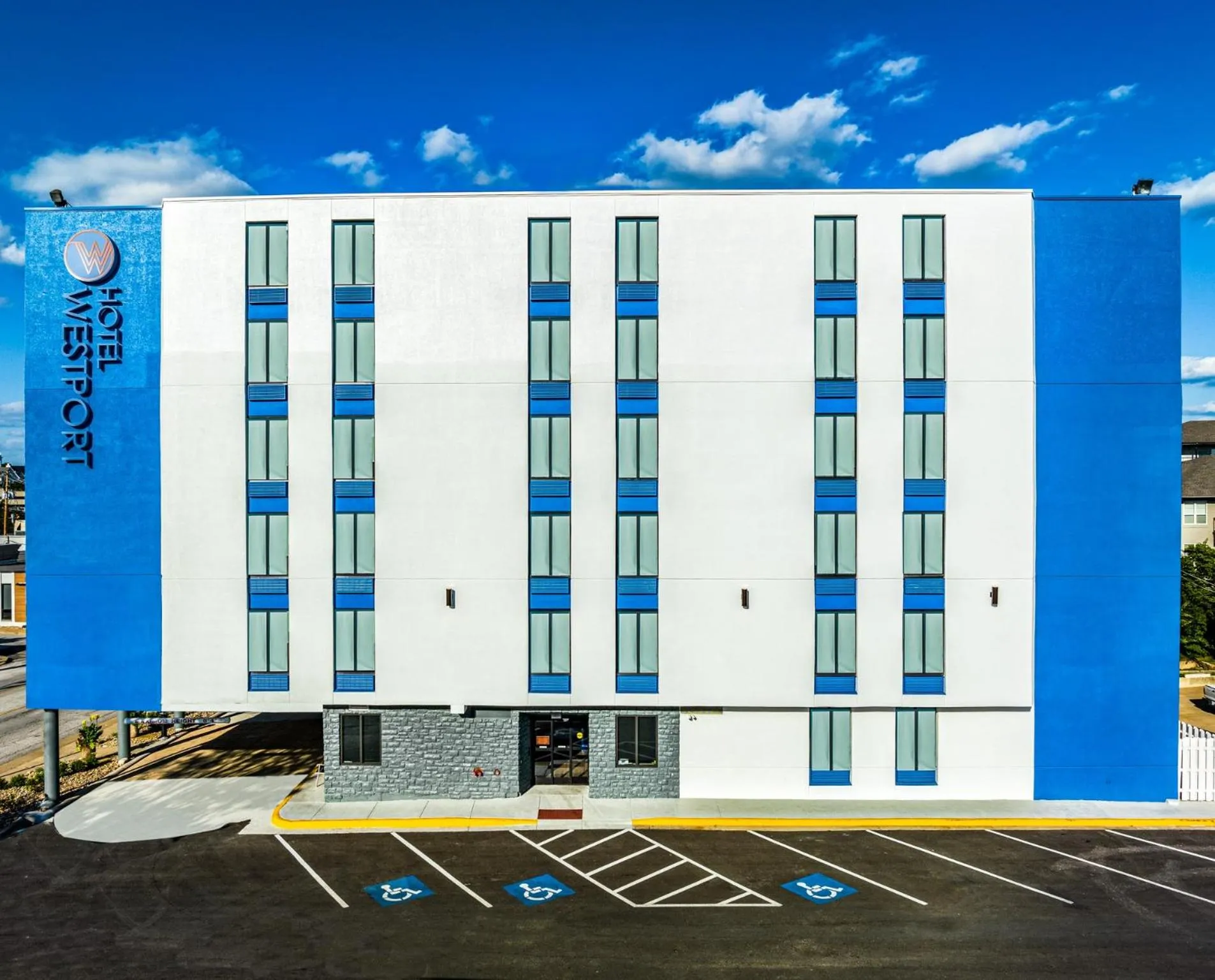 Property building in Hotel Westport Kansas City, Tapestry Collection by Hilton